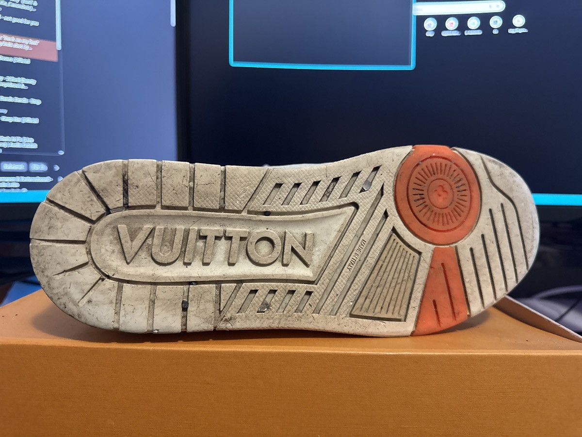 Louis Vuitton Louis Vuitton OG Trainer Gray/White/Orange LV9 Size US 9 / EU 42 - 8 Thumbnail