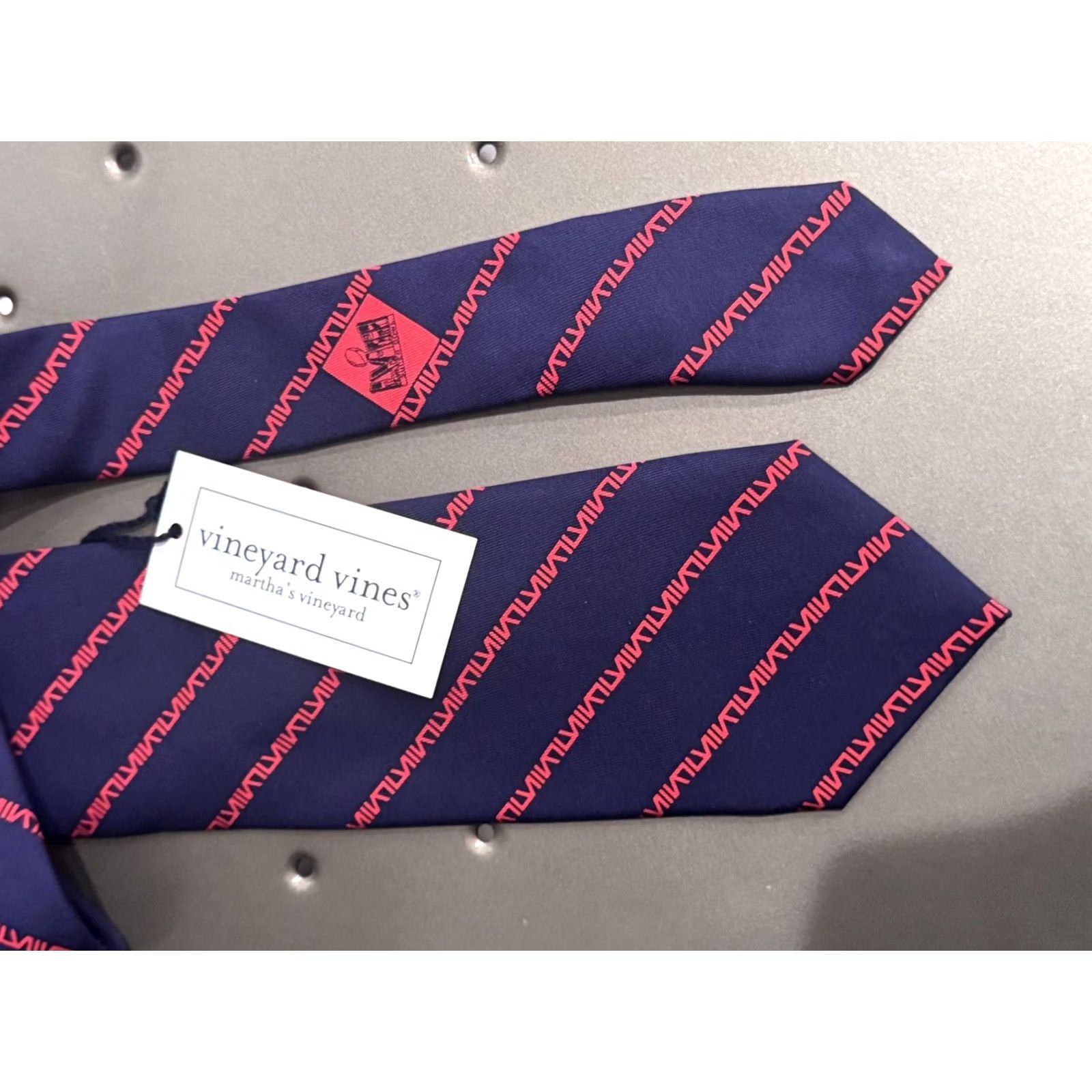 Vineyard Vines VINTAGE Vineyard Vines Las Vegas Super Bowl Original Neck Tie Size ONE SIZE - 3 Thumbnail
