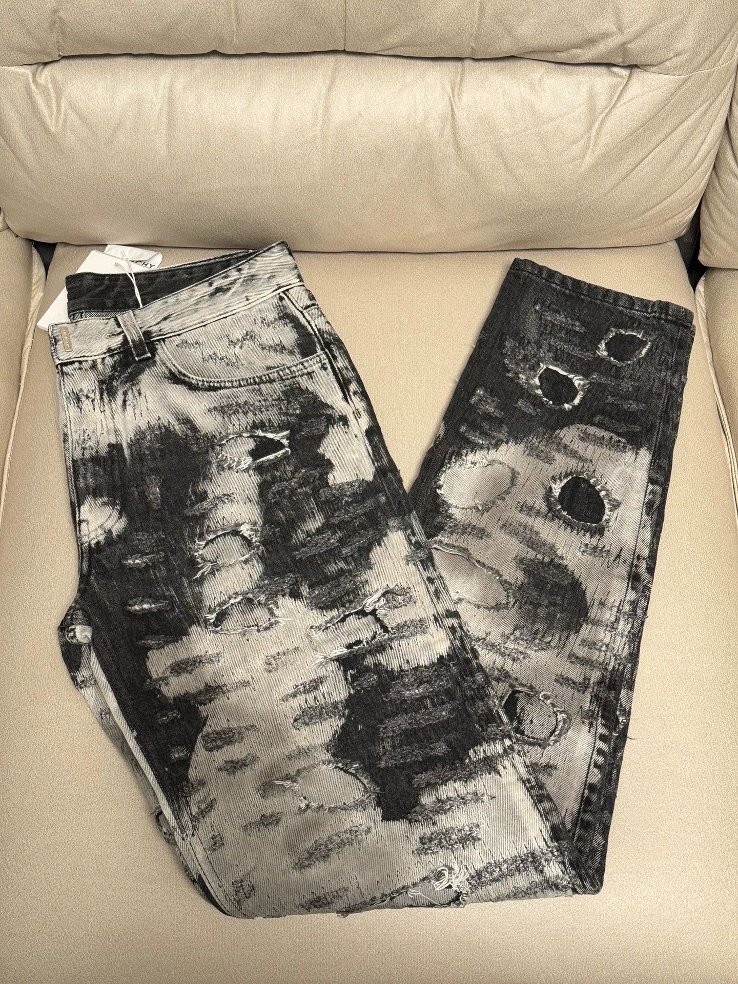 Givenchy Givenchy Cow Print Boro Distressed Embroidered Jeans Travis Size US 30 / EU 46 - 4 Thumbnail