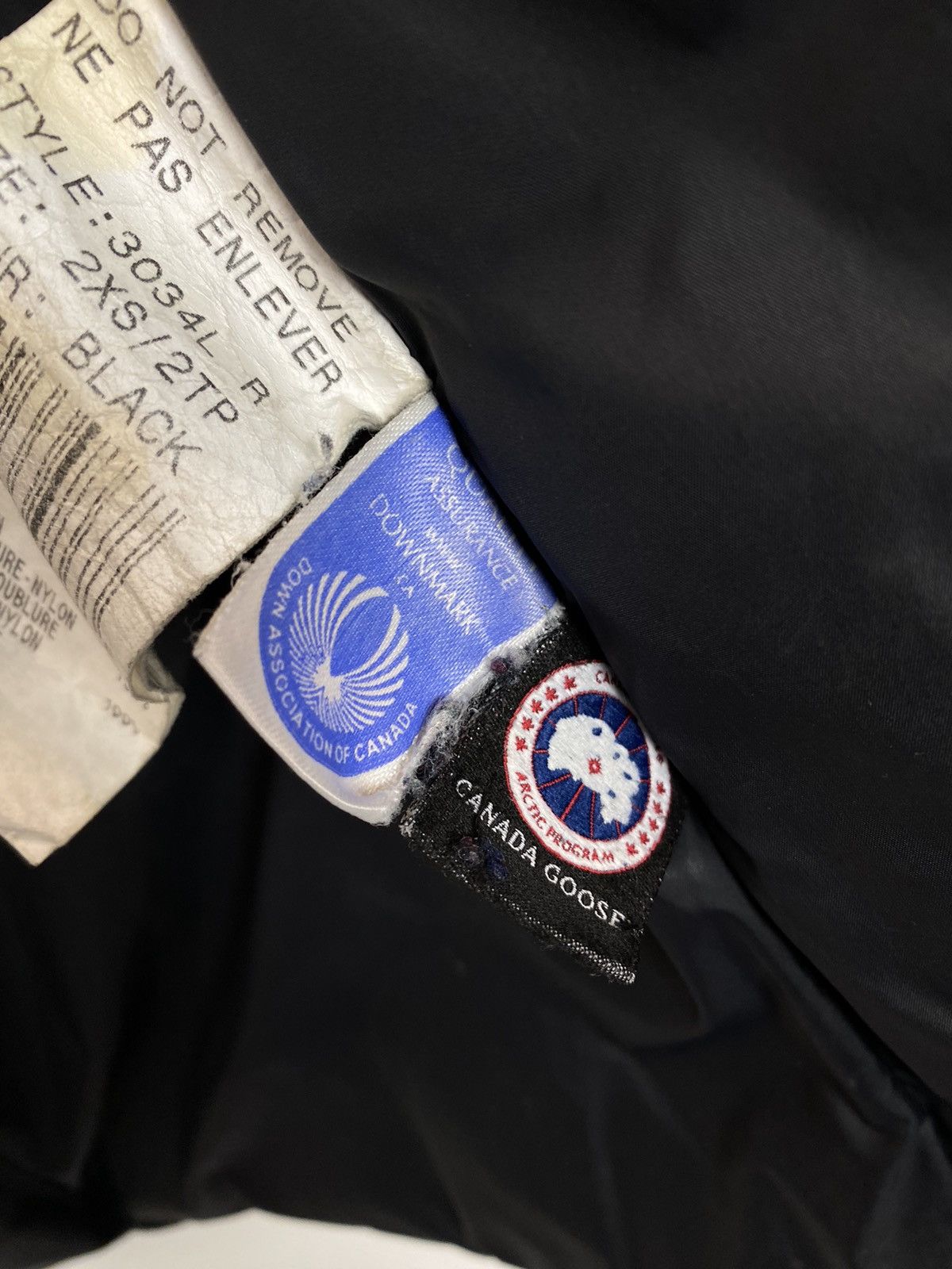 Canada Goose Canada Goose White Duck Down Long Sleeve Coat Jacket Black Size US XXS / EU 40 - 14 Thumbnail