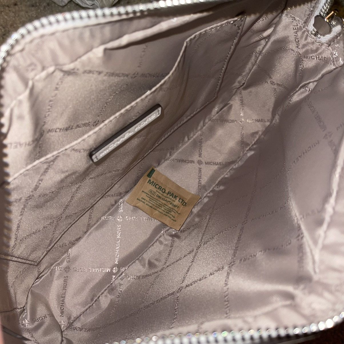 Michael Kors Michael Kors JET SET Crossbody ‘White’ - BRAND NEW Size ONE SIZE - 9 Thumbnail