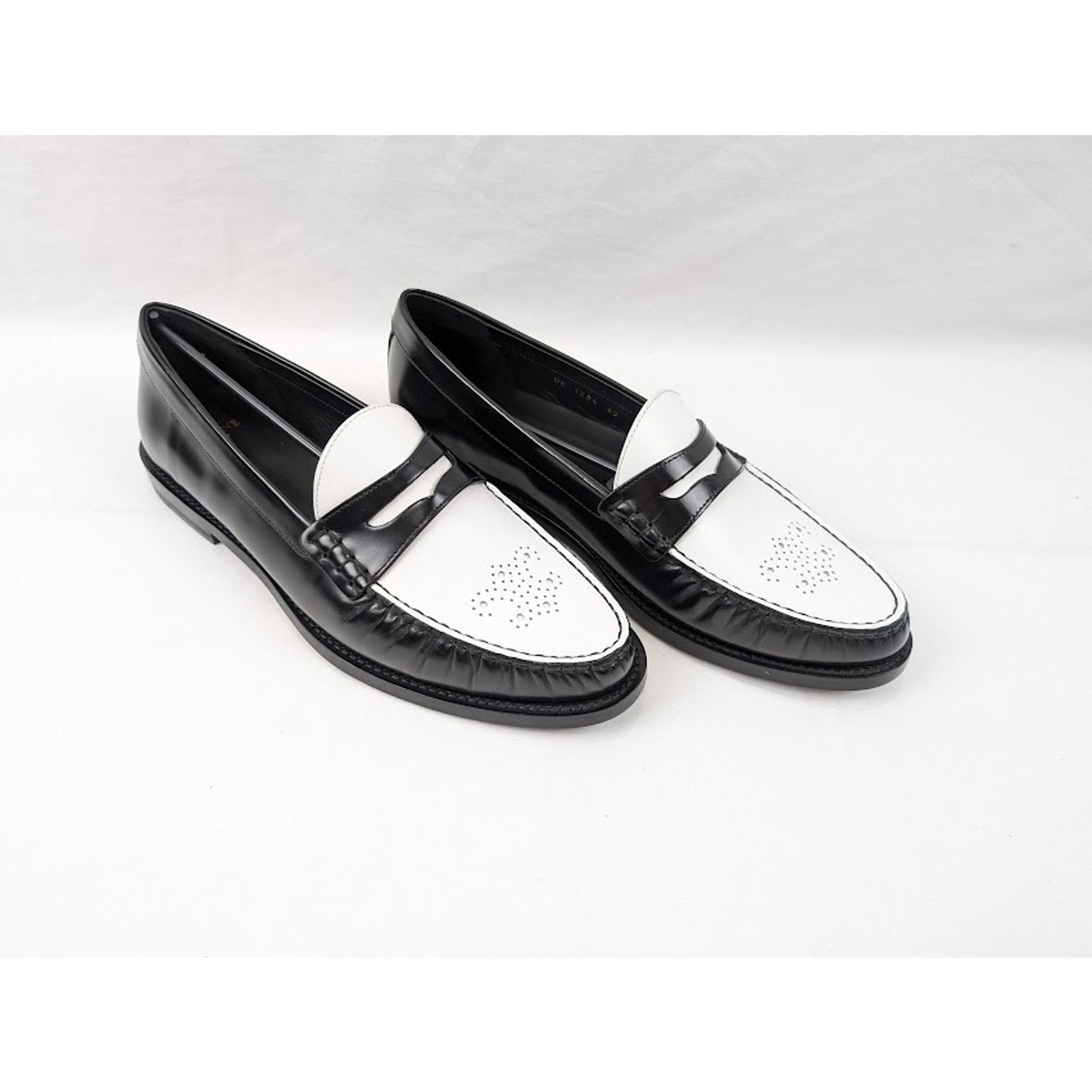 Celine o1rshd1 Loafers 15 in Black/Optic White Size US 11 / EU 44 - 13 Thumbnail