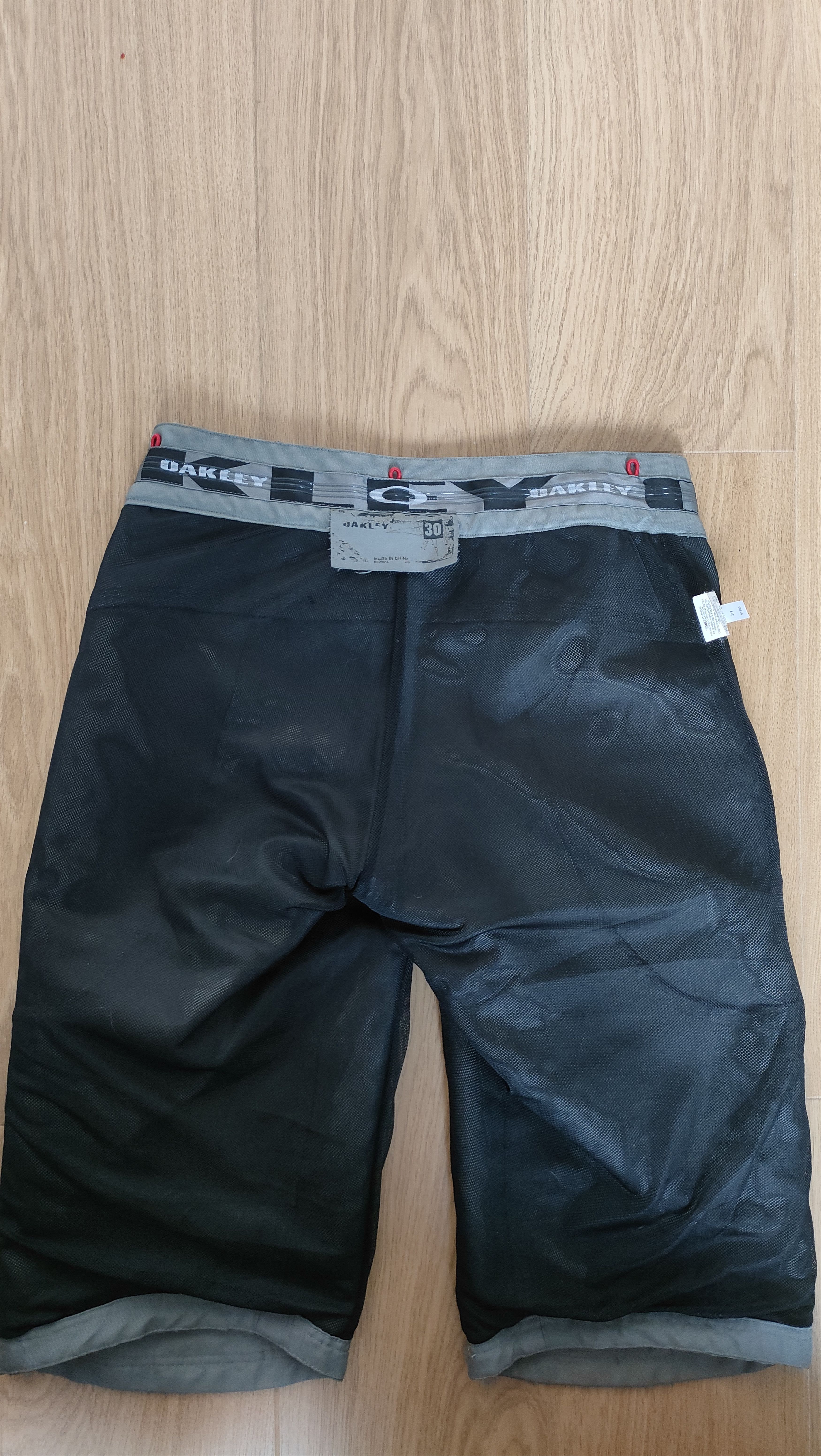 Oakley 2009 Oakley MTB shorts Size US 30 / EU 46 - 11 Thumbnail