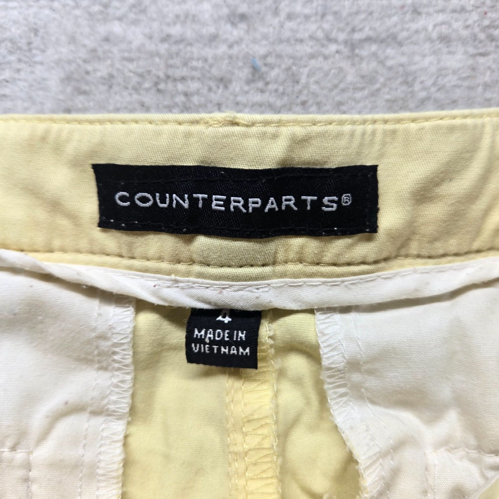 Vintage Counterparts Solid Yellow Stretch Shorts Adult Women's Size 4 Size 27" / US 4 / IT 40 - 2 Thumbnail