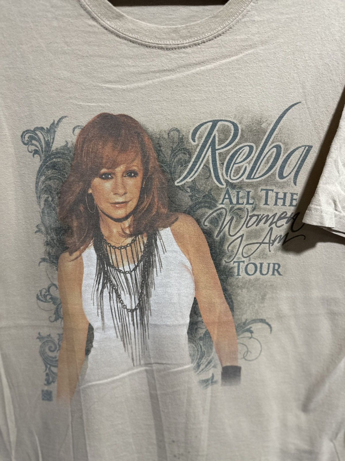 Band Tees Vintage Reba All The Women I Am Tour Faded Tee Size US L / EU 52-54 / 3 - 2 Thumbnail