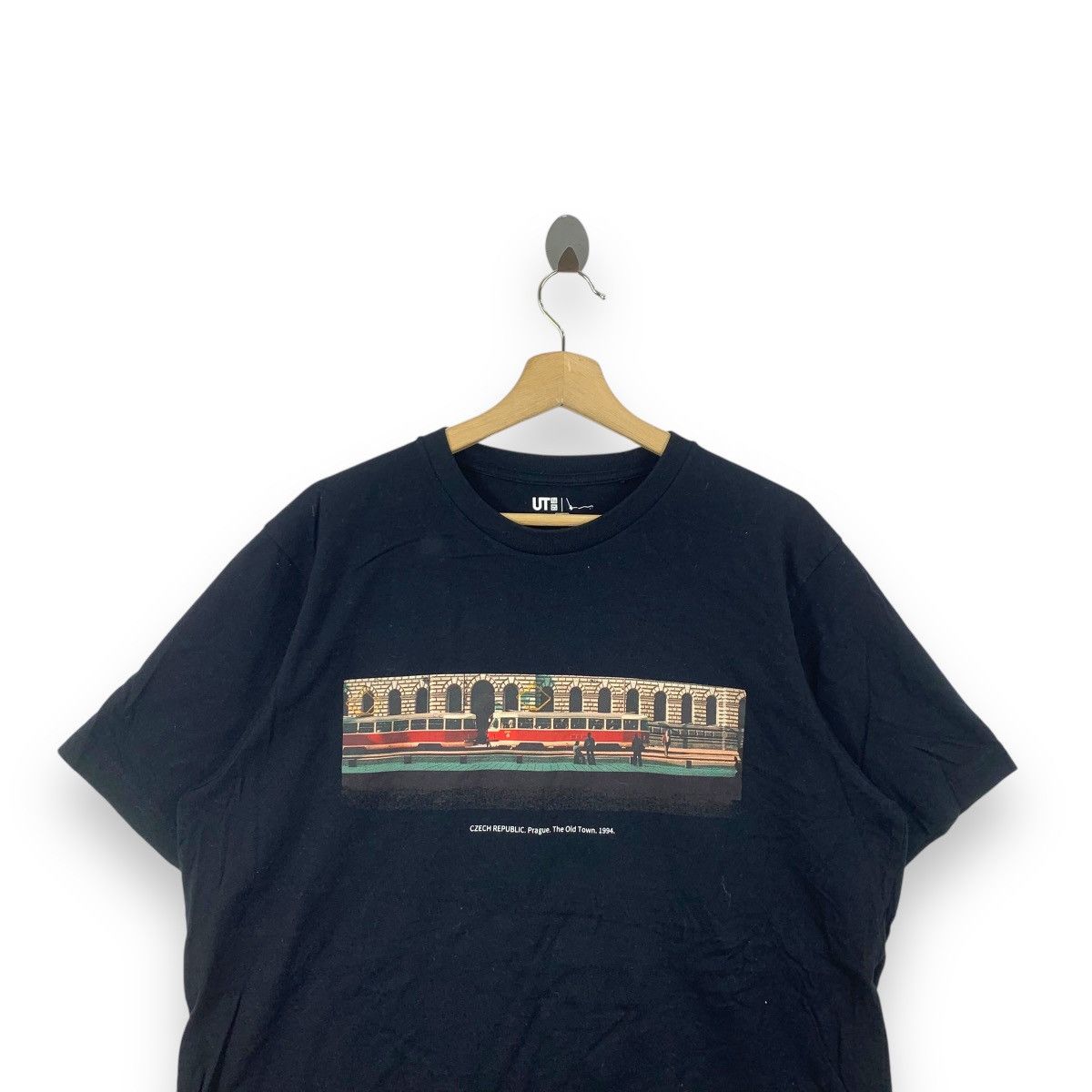 Uniqlo Vintage GUEORGUI PINKHASSOV FOTOFOLIO Prague 1994 Size US XL / EU 56 / 4 - 5 Thumbnail