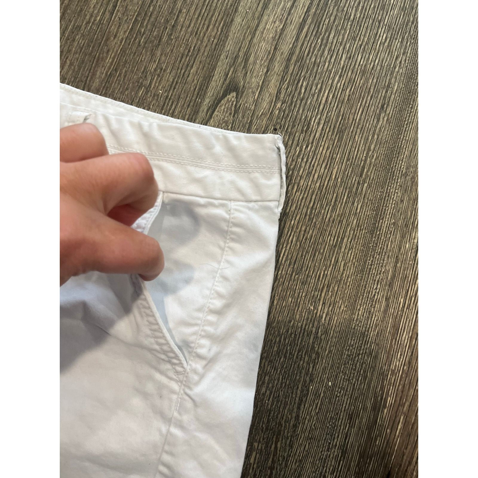 American Eagle Outfitters American Eagle Chino Midi Shorts Mid-Rise White Size 10 Size 32" / US 10 / IT 46 - 2 Thumbnail