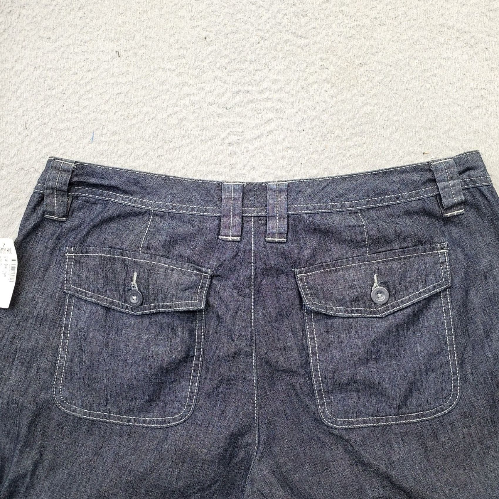 Calvin Klein Calvin Klein Shorts Womens 12 Denim Stretch Flat Front Cuffed 5-Pocket Blue Size 12 CK Womens Casual Summer Vintage: No Size 34" / US 12 / IT 48 - 6 Thumbnail