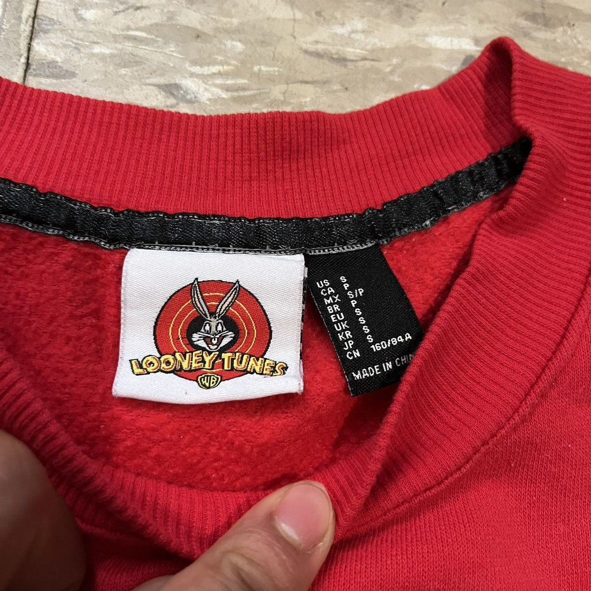 Other Vintage Red Looney Tunes Marvin The Martian Crewneck Size US S / EU 44-46 / 1 - 3 Thumbnail