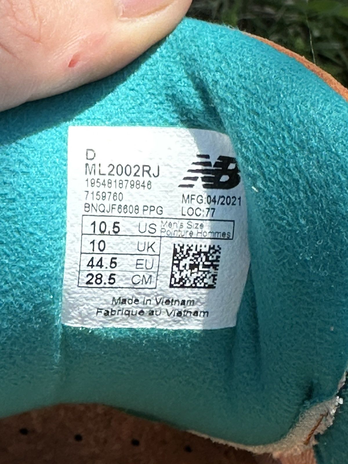 New Balance New Balance “Water be the guide” Salehe Bembury Size US 10.5 / EU 43-44 - 8 Thumbnail