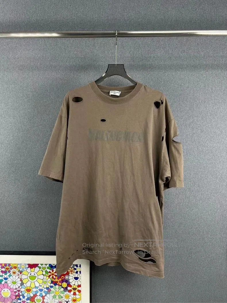 Balenciaga Balenciaga Brown Distressed Letter Short Sleeve. Size US M / EU 48-50 / 2 - 1 Thumbnail