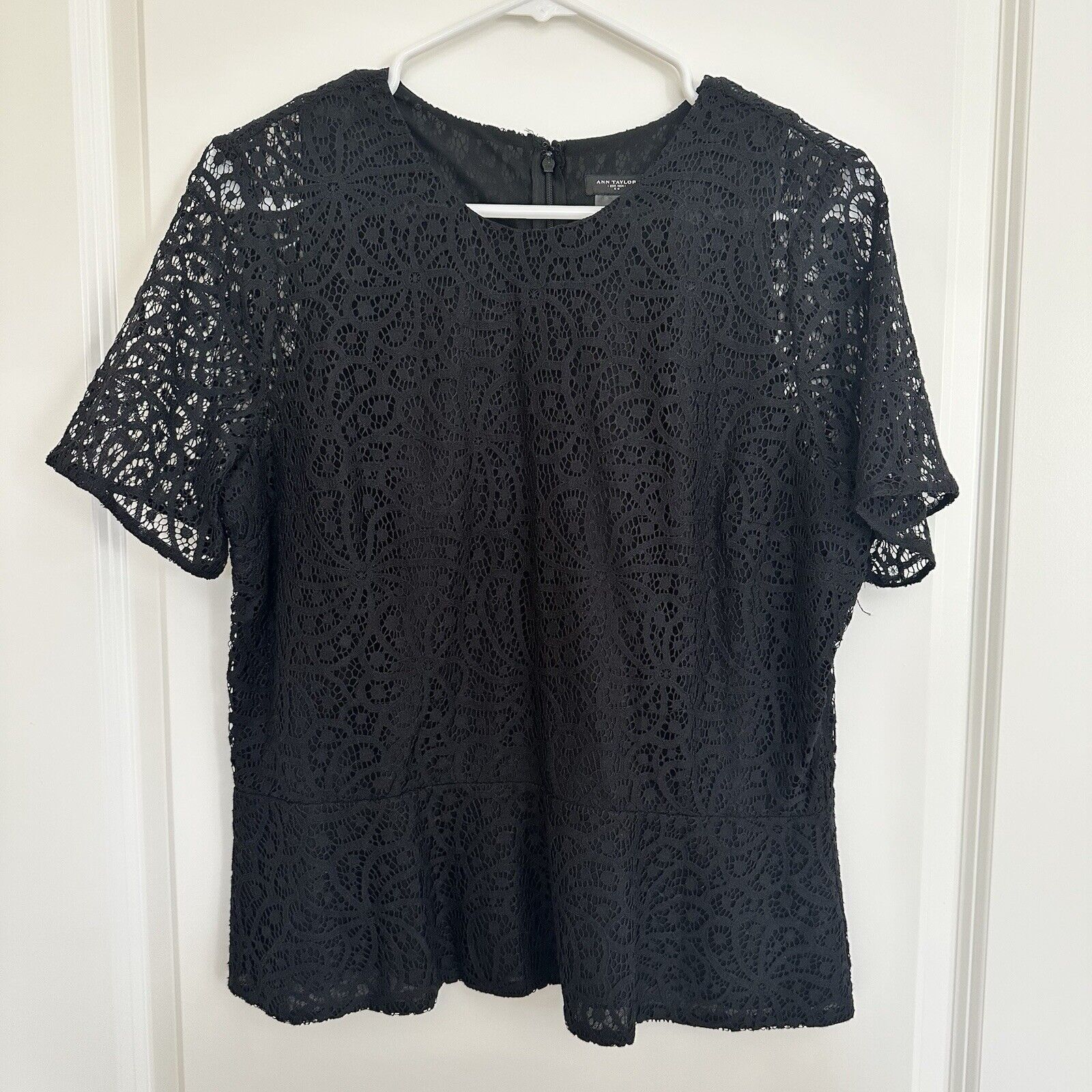 Ann Taylor Ann Taylor Black Lace Peplum Blouse Size US 8 NWOT Size M / US 6-8 / IT 42-44 - 1 Thumbnail