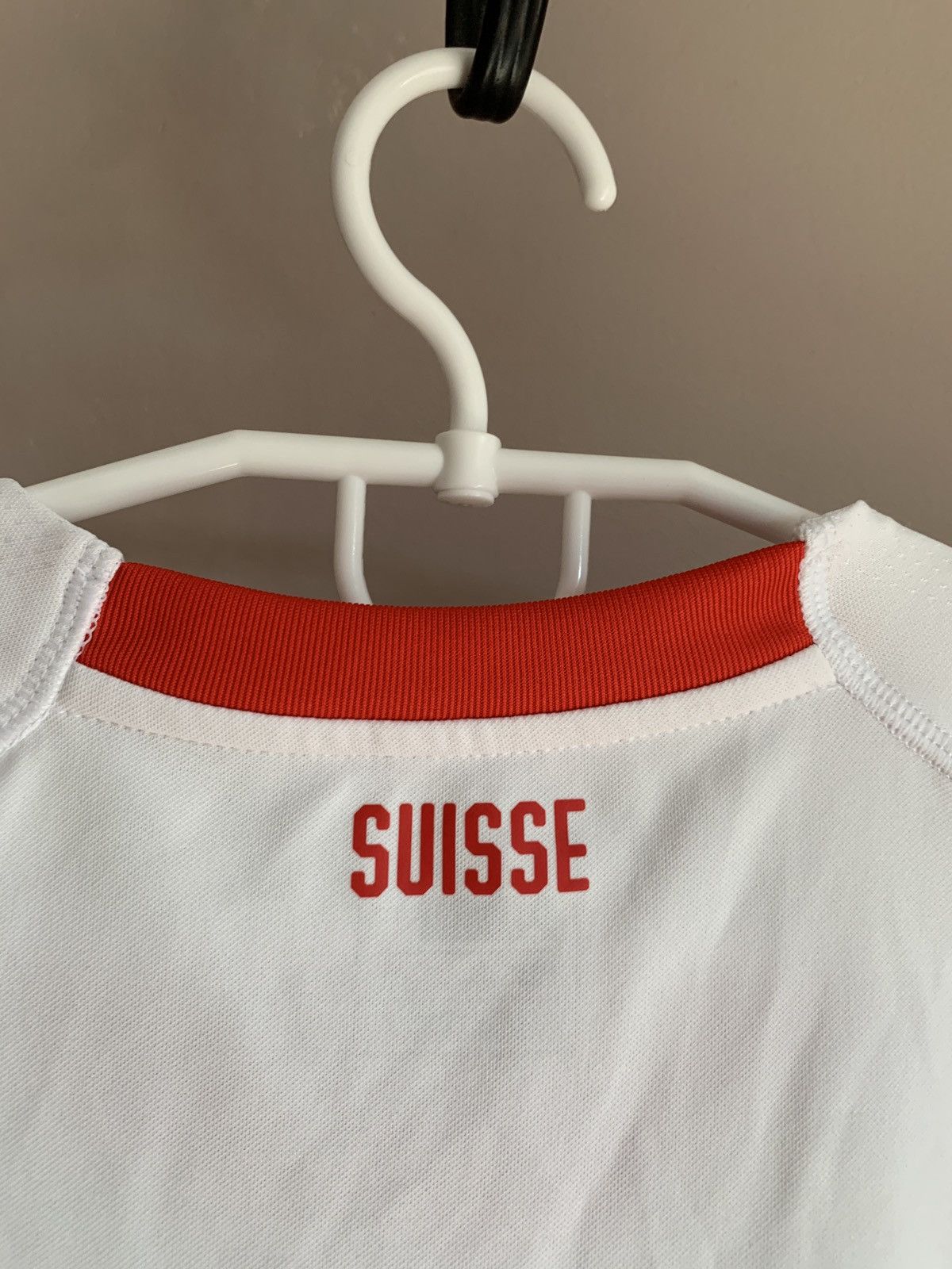 Puma Switzerland 2018 Away Football Shirt Puma Soccer Jersey Sz S Size US S / EU 44-46 / 1 - 5 Thumbnail