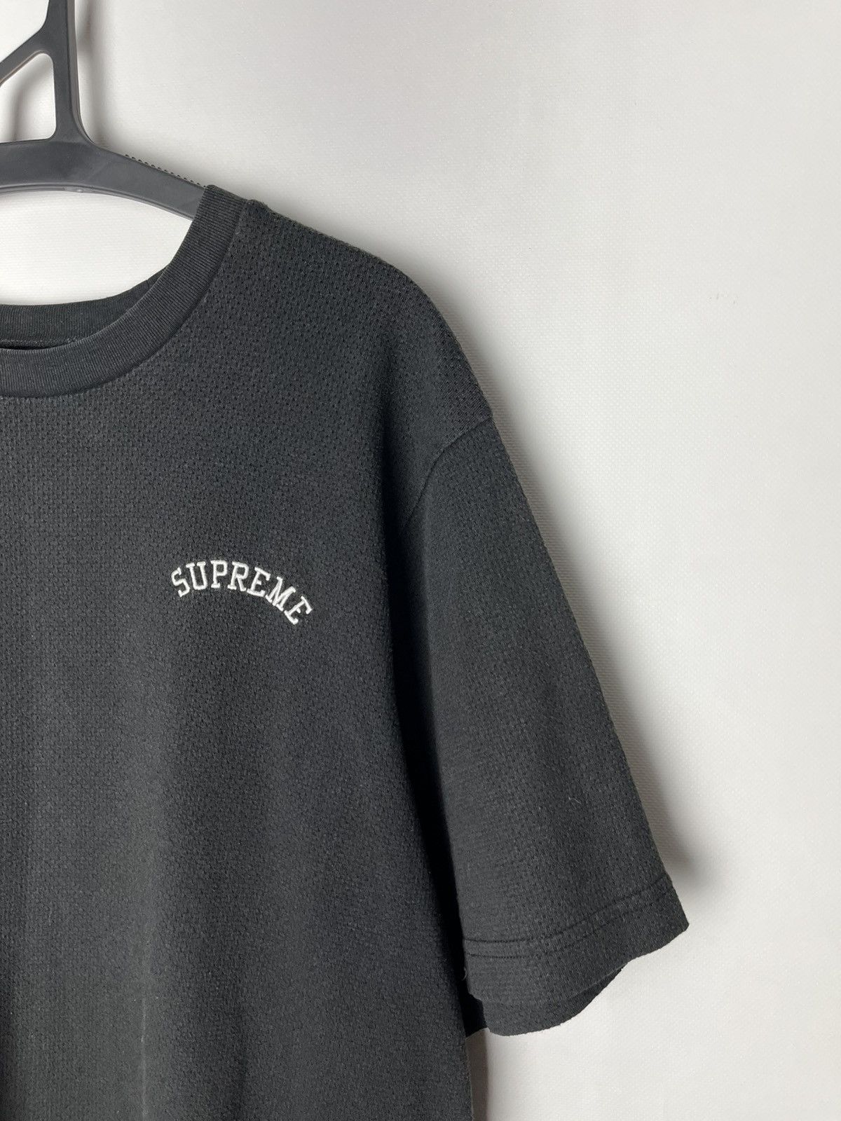 Supreme Supreme Mesh Arc Logo Tee Black - SS18 Size US L / EU 52-54 / 3 - 2 Thumbnail