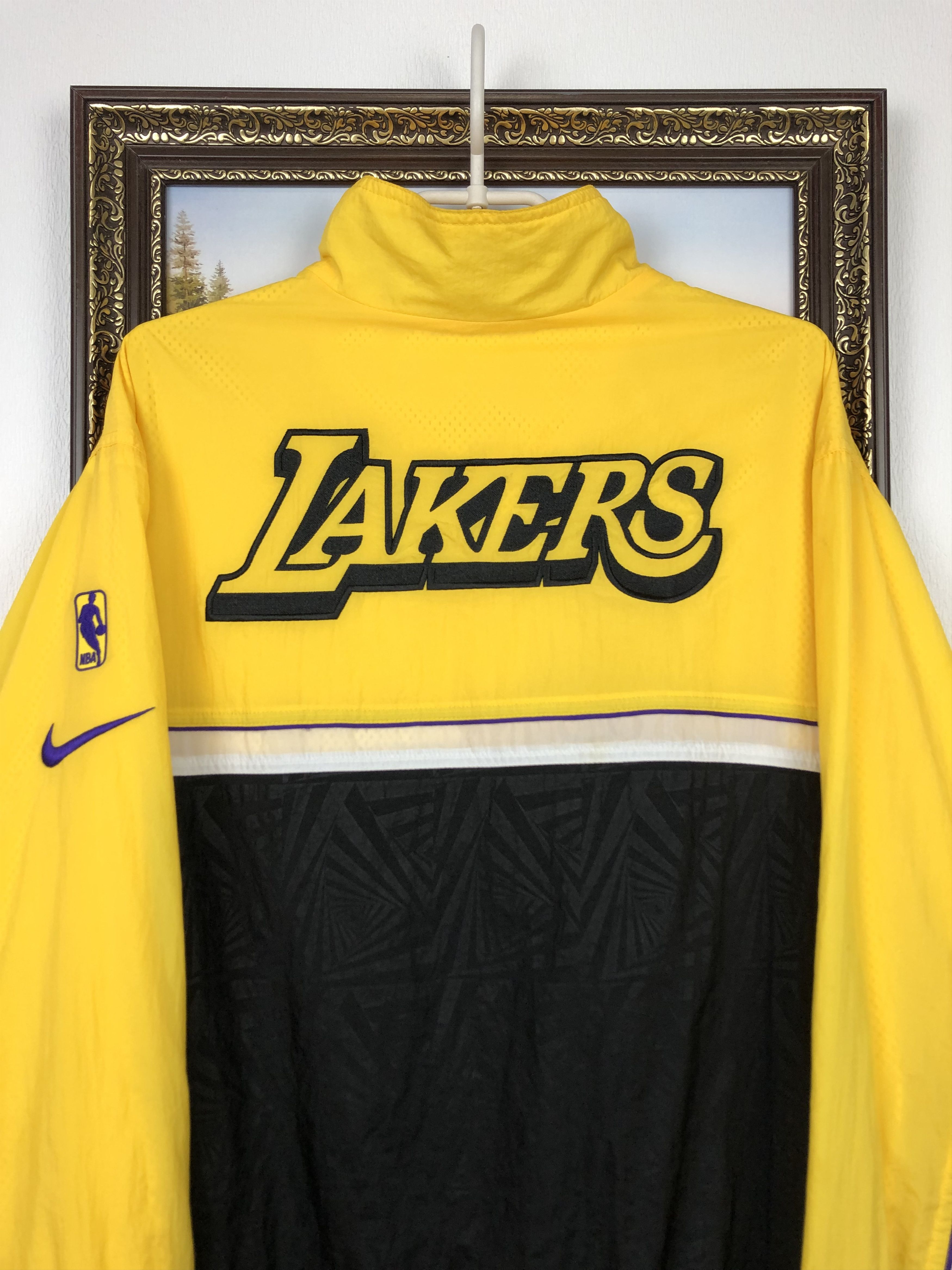 Nike Nike Los Angeles Lakers Windbreaker Jacket Full Zip NBA Size US L / EU 52-54 / 3 - 11 Thumbnail