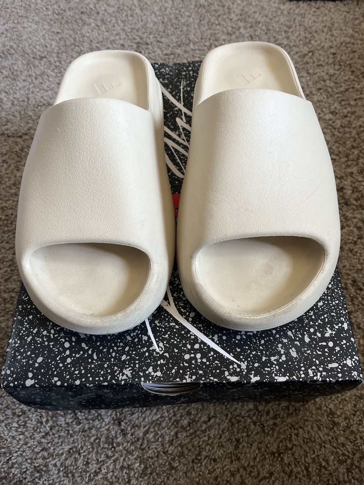 Adidas × Kanye West YZY slide pure Size US 10 / EU 43 - 5 Thumbnail