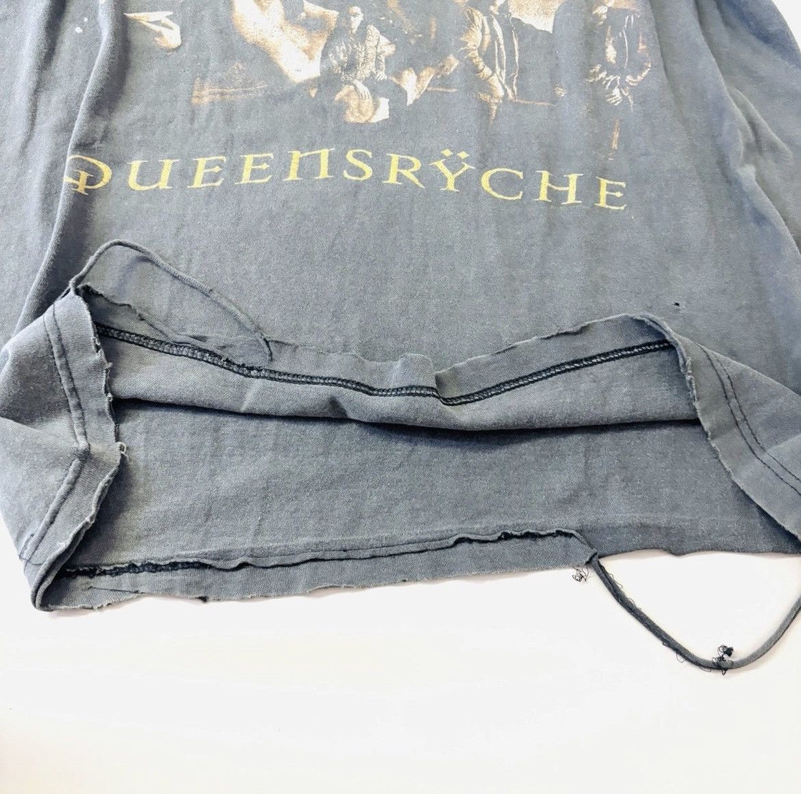 Vintage Vintage Faded Queensryche tee Size US M / EU 48-50 / 2 - 8 Thumbnail