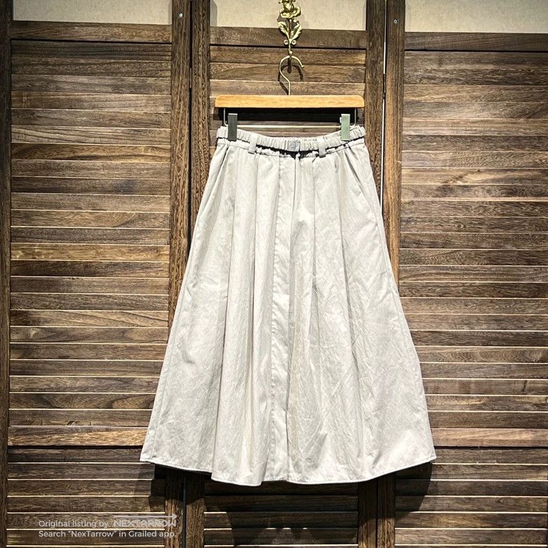 Brunello Cucinelli 卡其色半身裙/40码/ Brunello Cucinelli 卡其色半身裙/40码/99新/46834 in Beige, Women's (Size 27)