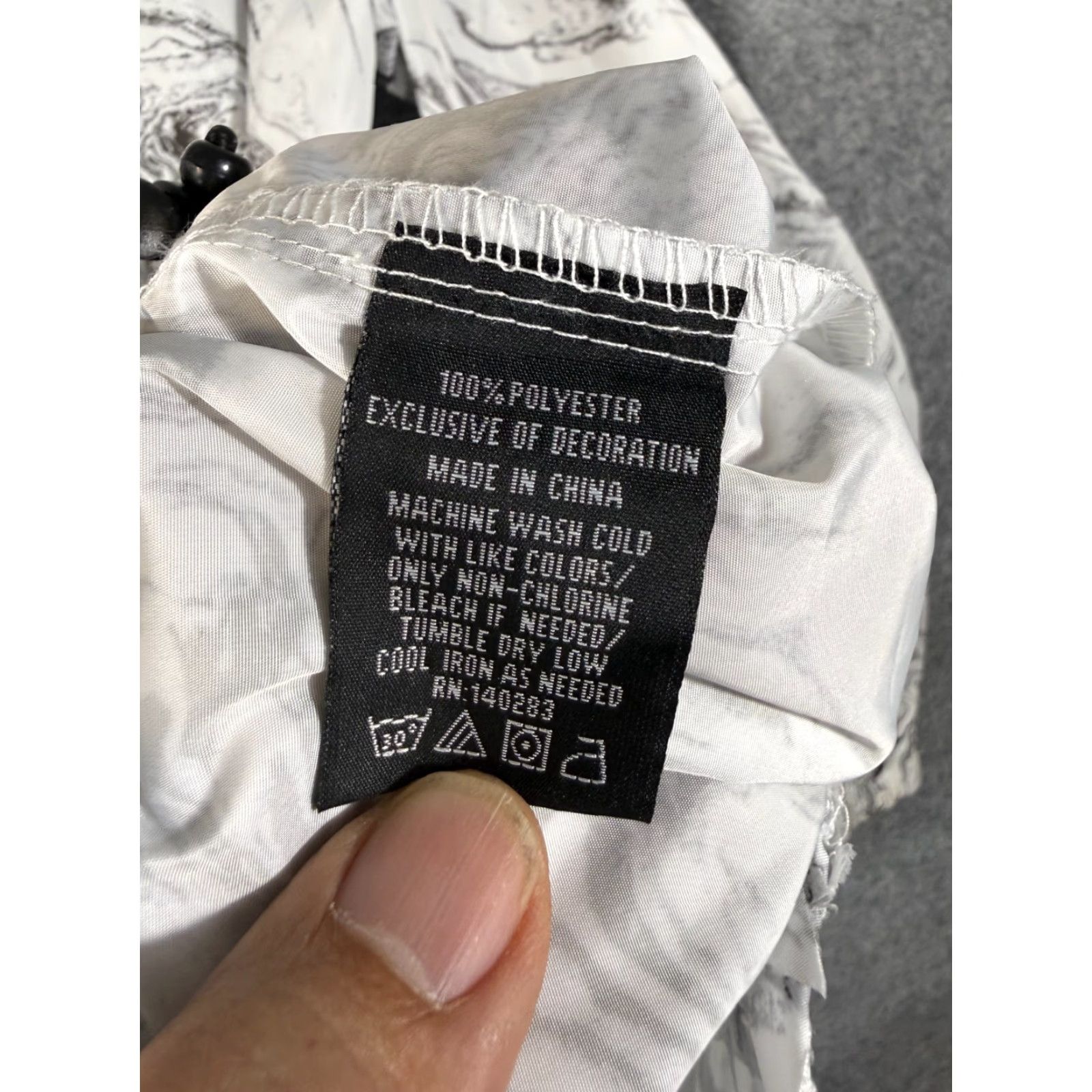 Vintage Beautiful Giant Windbreaker Jacket Mens L White Marble Print Hooded Zip Up NWOT Size US L / EU 52-54 / 3 - 6 Thumbnail