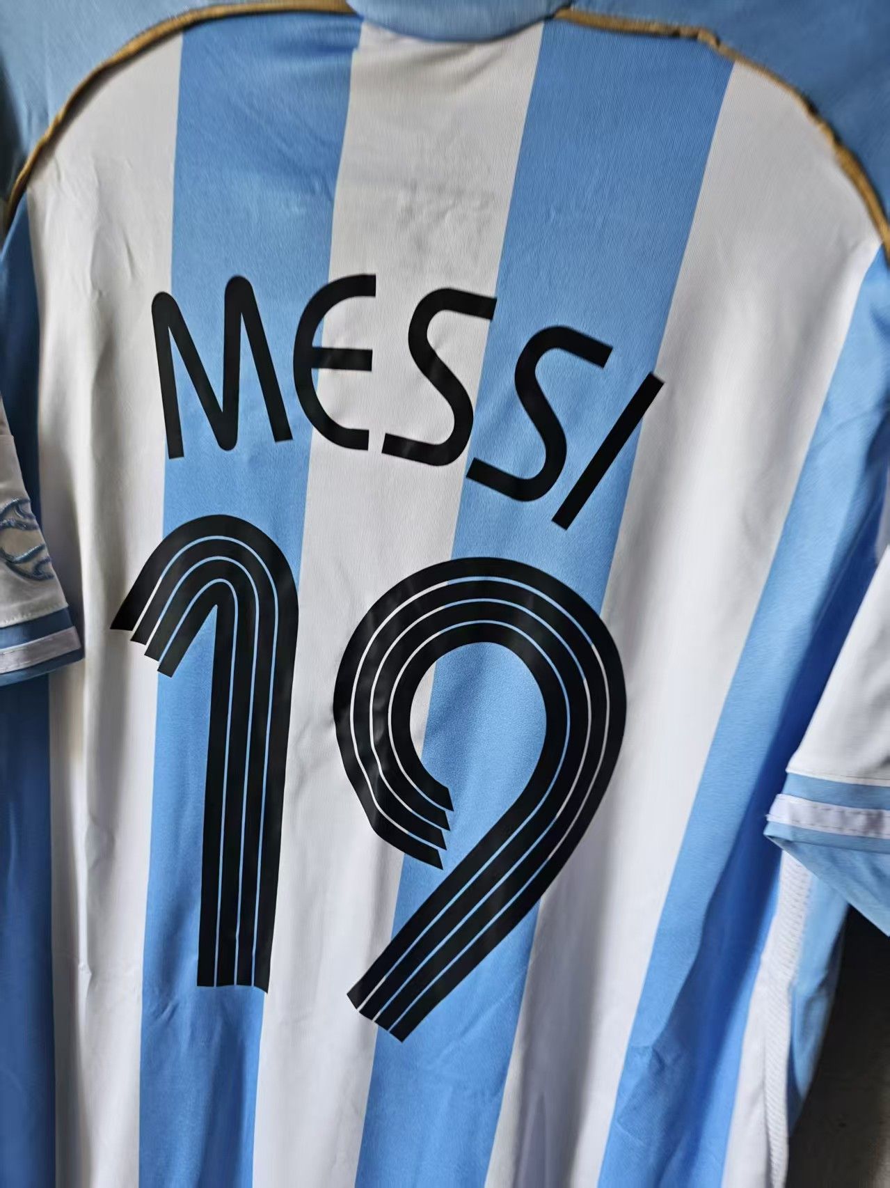 Other 2006 Argentina 19 Messi Jersey Home Size US L / EU 52-54 / 3 - 5 Thumbnail