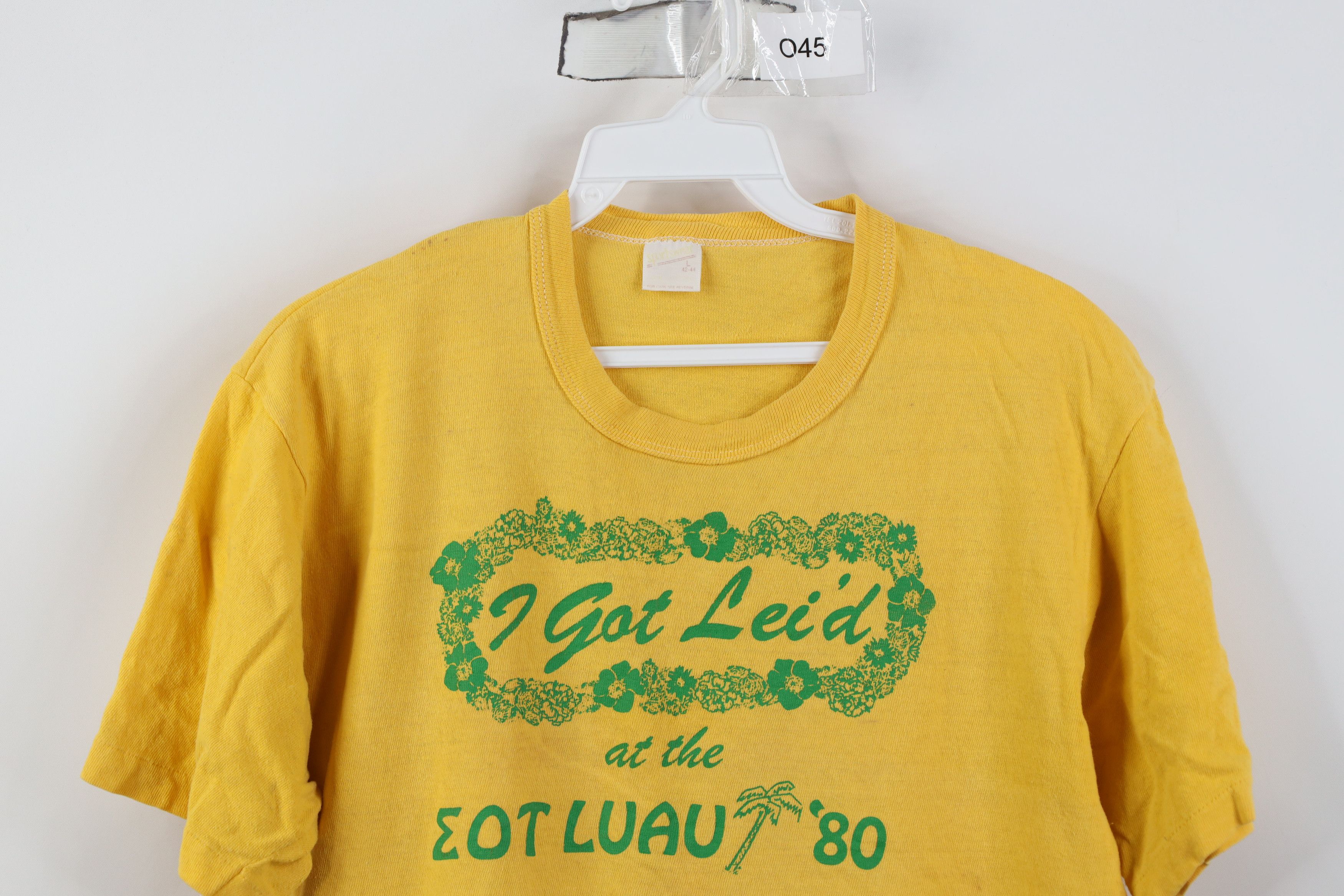 Vintage Vintage 80s Omicron I Got Lei'd Luau Flower T-Shirt USA 1980 Size L / US 10 / IT 46 - 2 Thumbnail
