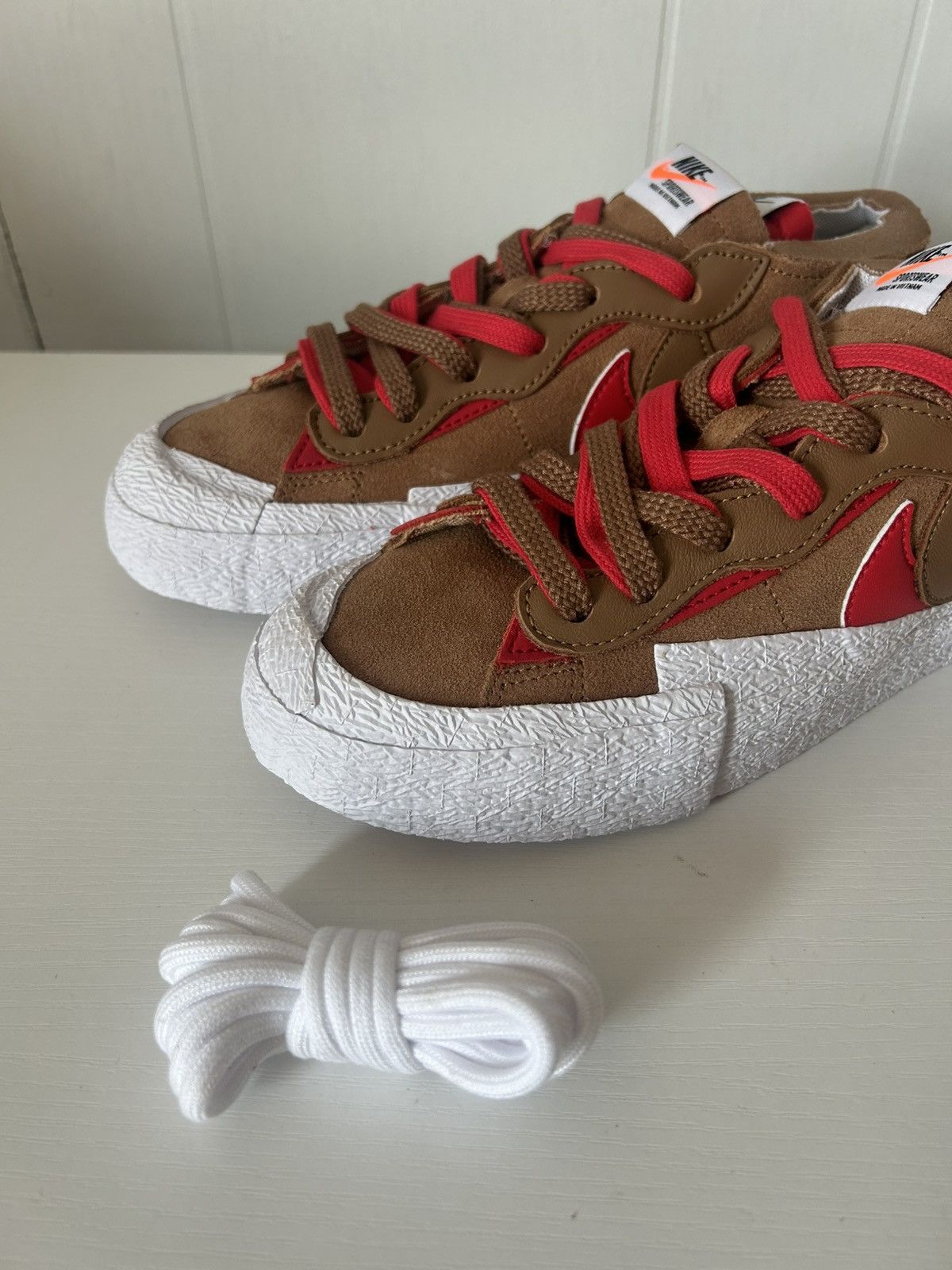Nike × Sacai Nike Sacai Blazer Low British Tan / University Red Size US 6.5 / EU 39-40 - 8 Thumbnail