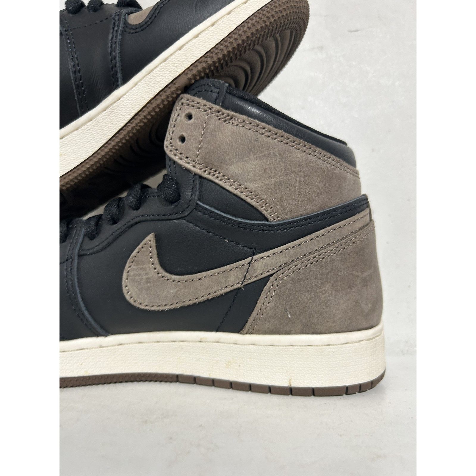 Nike JORDAN 1 RETRO PALOMINO SIZE 6.5Y PREOWNED Size US 6.5 / EU 39-40 - 6 Thumbnail