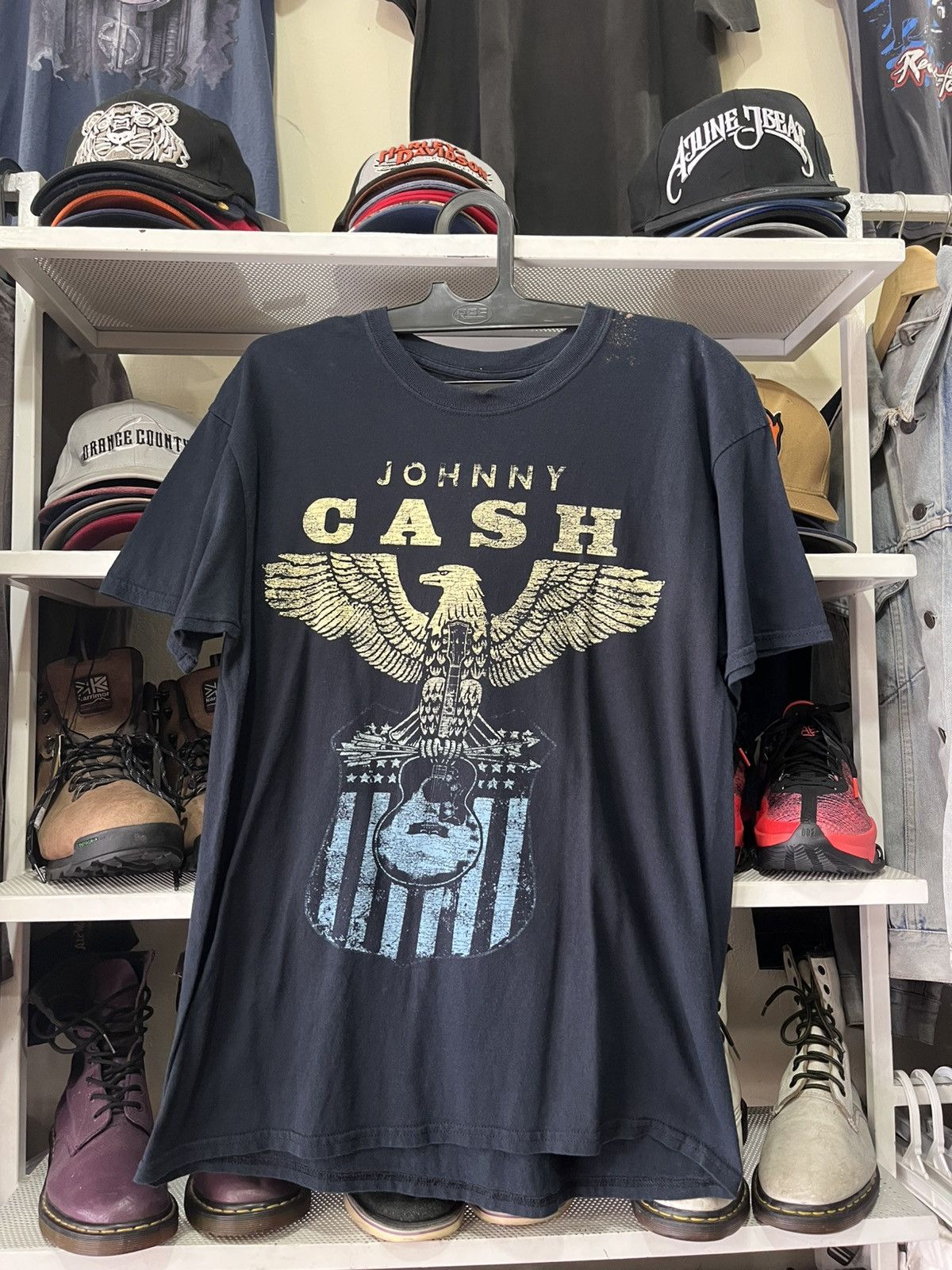 Vintage Johnny Cash Brand With Guitar & Eagle L Black T-Shirt Size US L / EU 52-54 / 3 - 1 Thumbnail