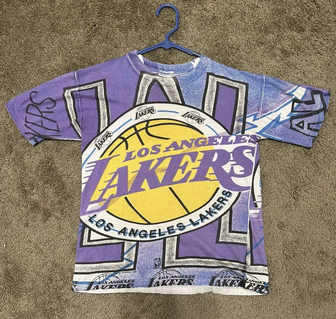 NBA × Vintage Vintage 1990s Magic Johnson T-Shirt LA Lakers All Over print Size US M / EU 48-50 / 2 - 2 Thumbnail