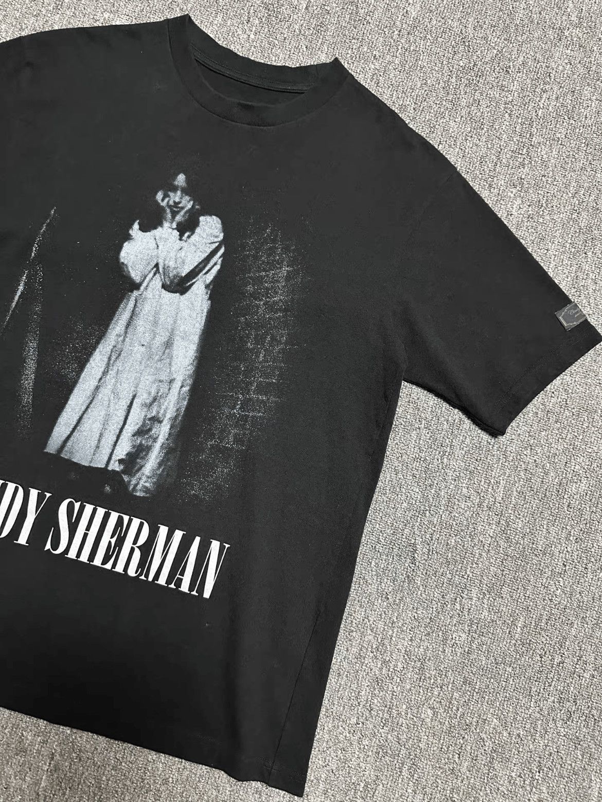 Undercover Sz 3 Undercover Cindy Sherman Figure Print Tee Size US L / EU 52-54 / 3 - 3 Thumbnail