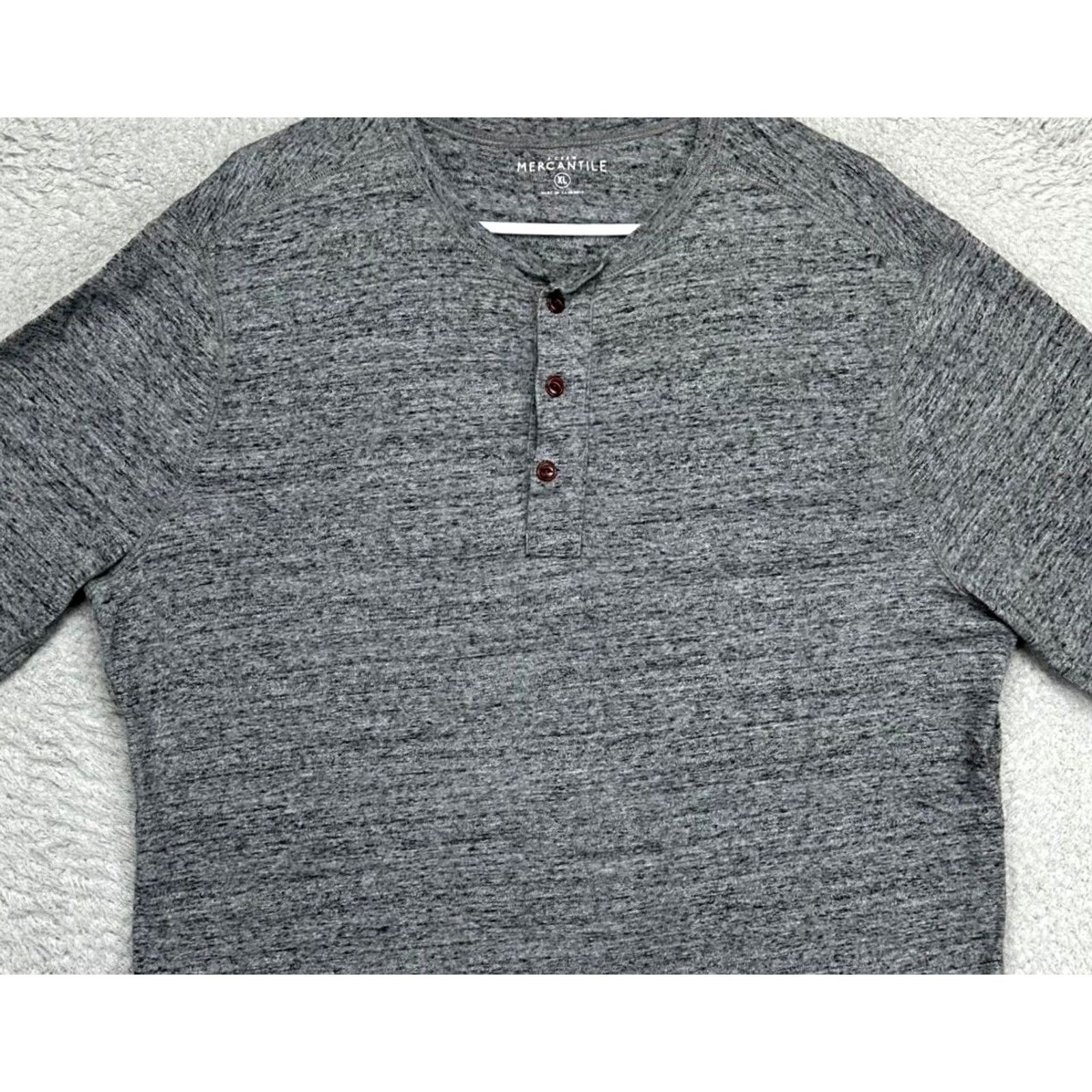 J.Crew J. Crew Mercantile Mens XL Henley Sweatshirt Pullover Grey Heather Cotton Sweatshirt Casual Pullover Henley Mens XL Gray Heather - no extra info Size US XL / EU 56 / 4 - 2 Thumbnail