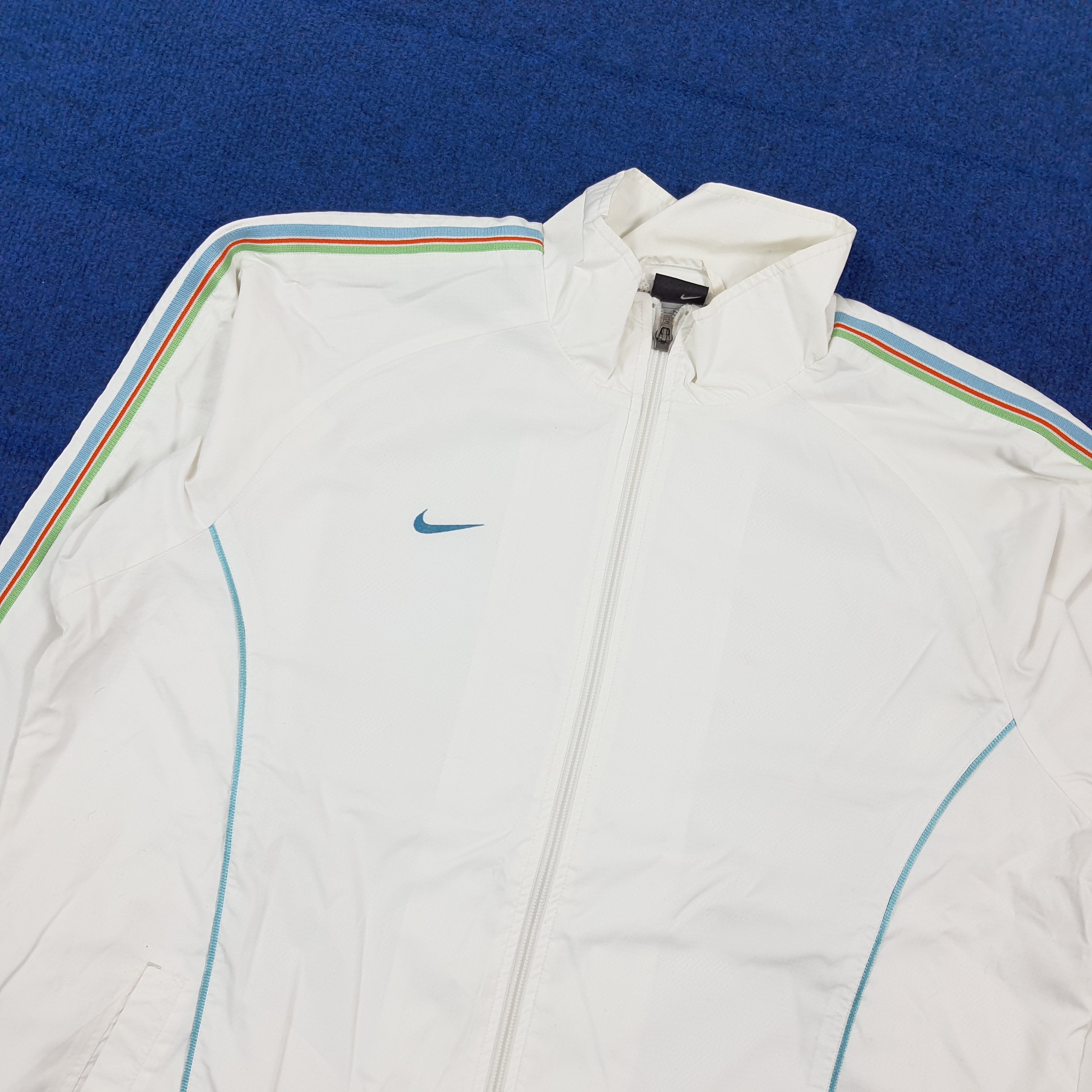 Nike Vintage Nike Windbreaker Jacket White Y2K Track Top C306N8 Size US L / EU 52-54 / 3 - 2 Thumbnail