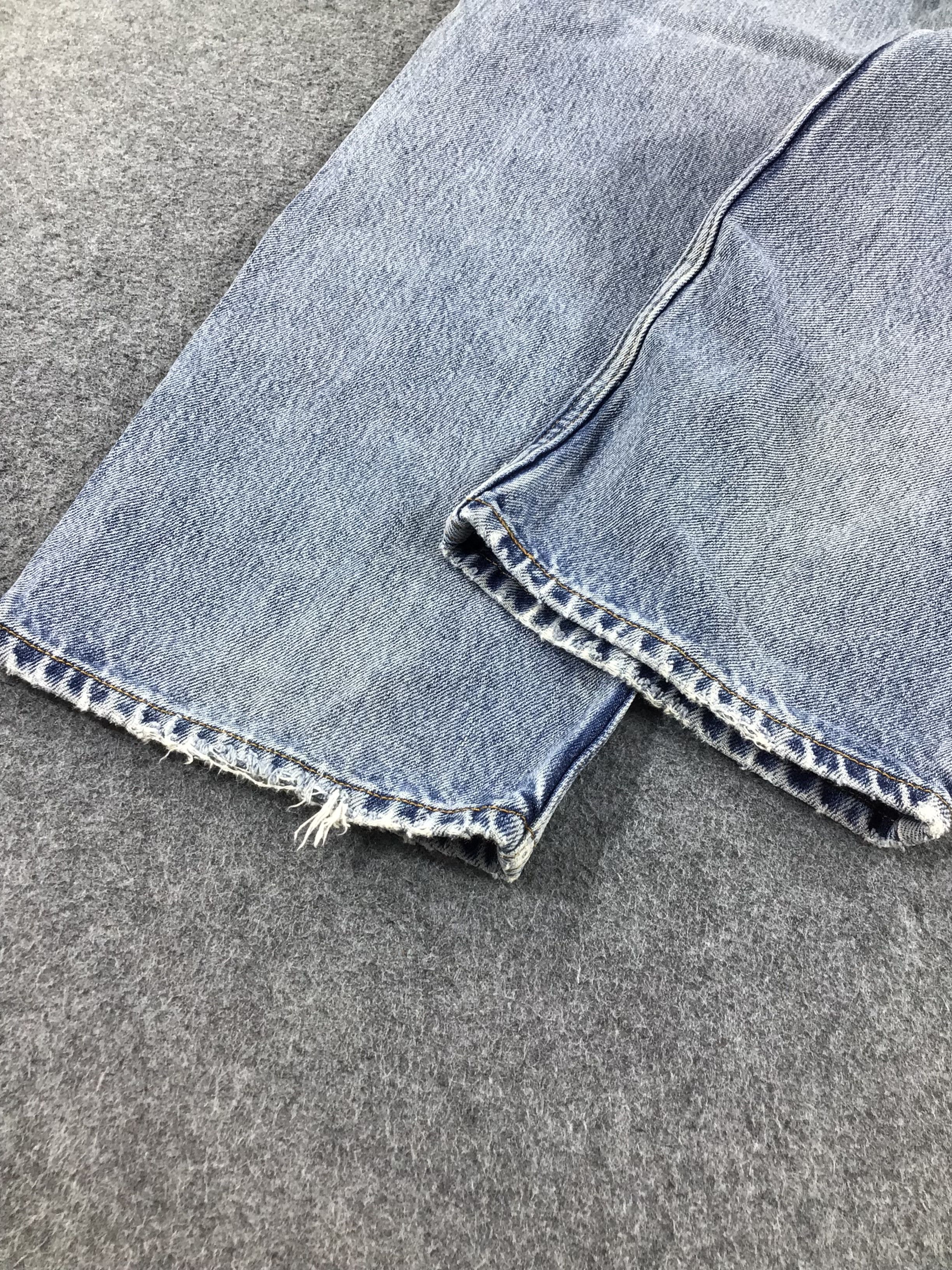 Levi's Vintage Light Wash Levis Jeans Lot 550-J863 Size US 35 - 6 Thumbnail