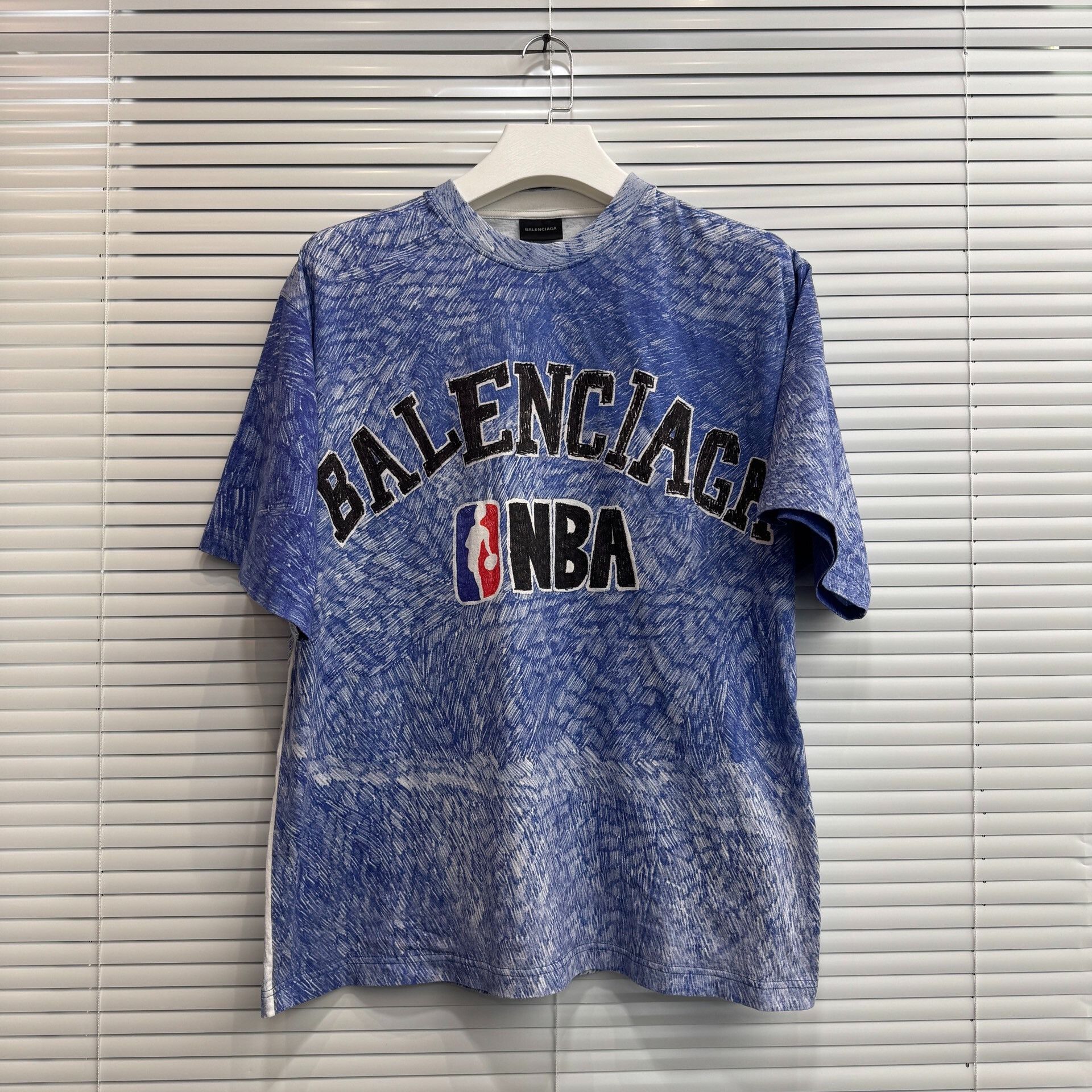 Balenciaga Balenciaga NBA Scribble Logo T-Shirt L Size US L / EU 52-54 / 3 - 1 Thumbnail