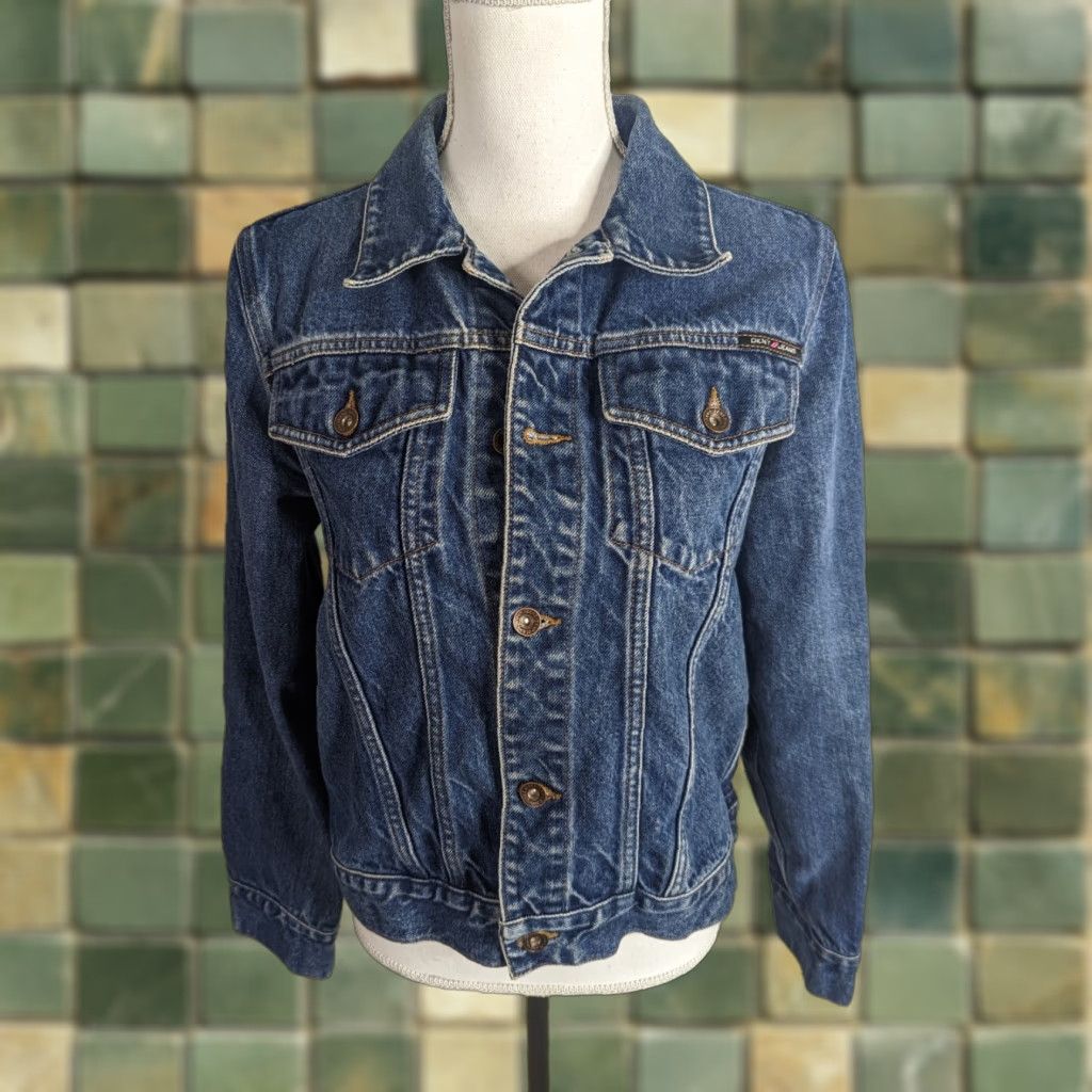 DKNY VINTAGE DKNY Women’s Trucker Denim Blue Jean Jacket Jacket Size S/Bust 36? Size 28" / US 6 / IT 42 - 1 Thumbnail