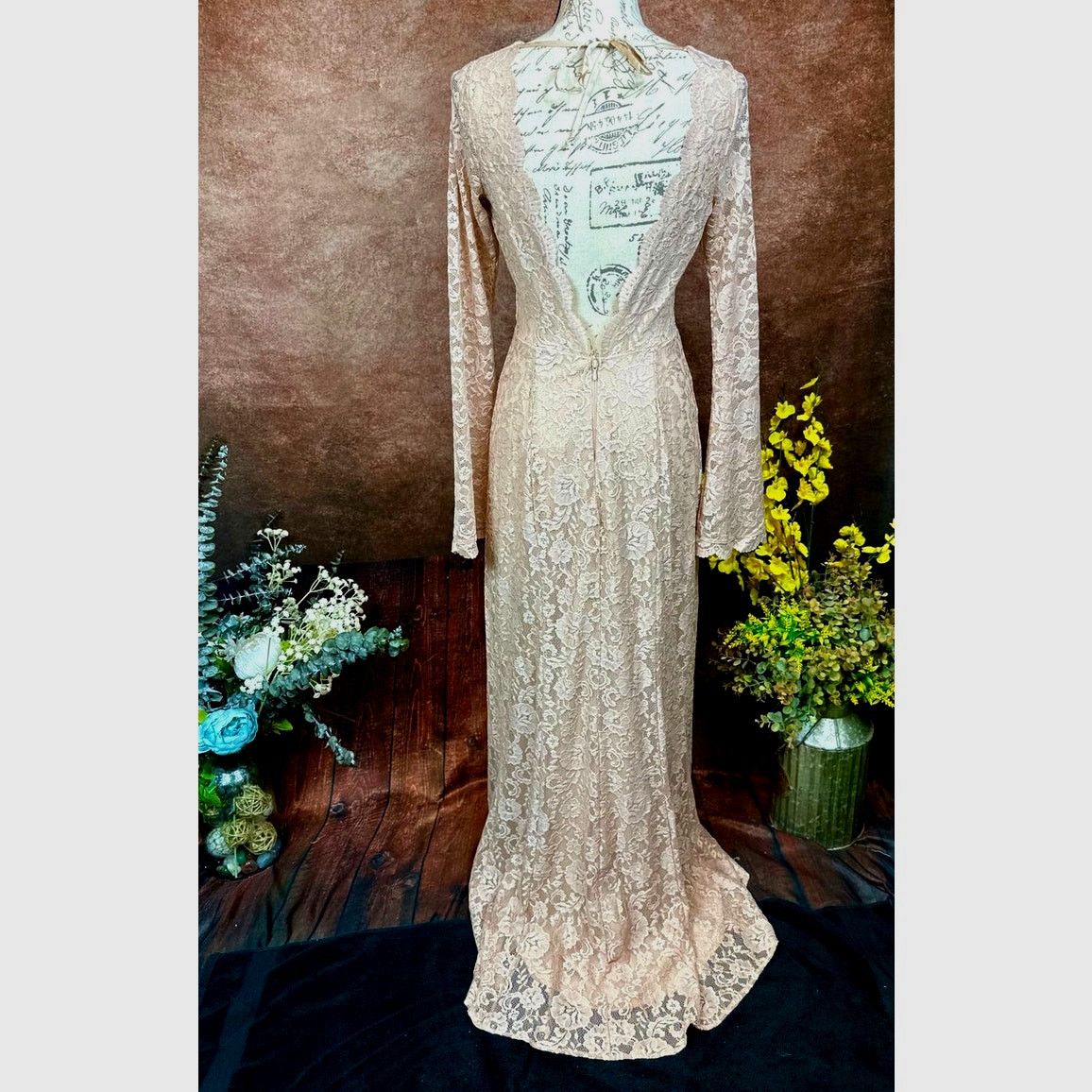 Show Me Your MuMu Show Me Your Mumu Natalie Lo Back Gown Champagne Lace M Size M / US 6-8 / IT 42-44 - 10 Thumbnail