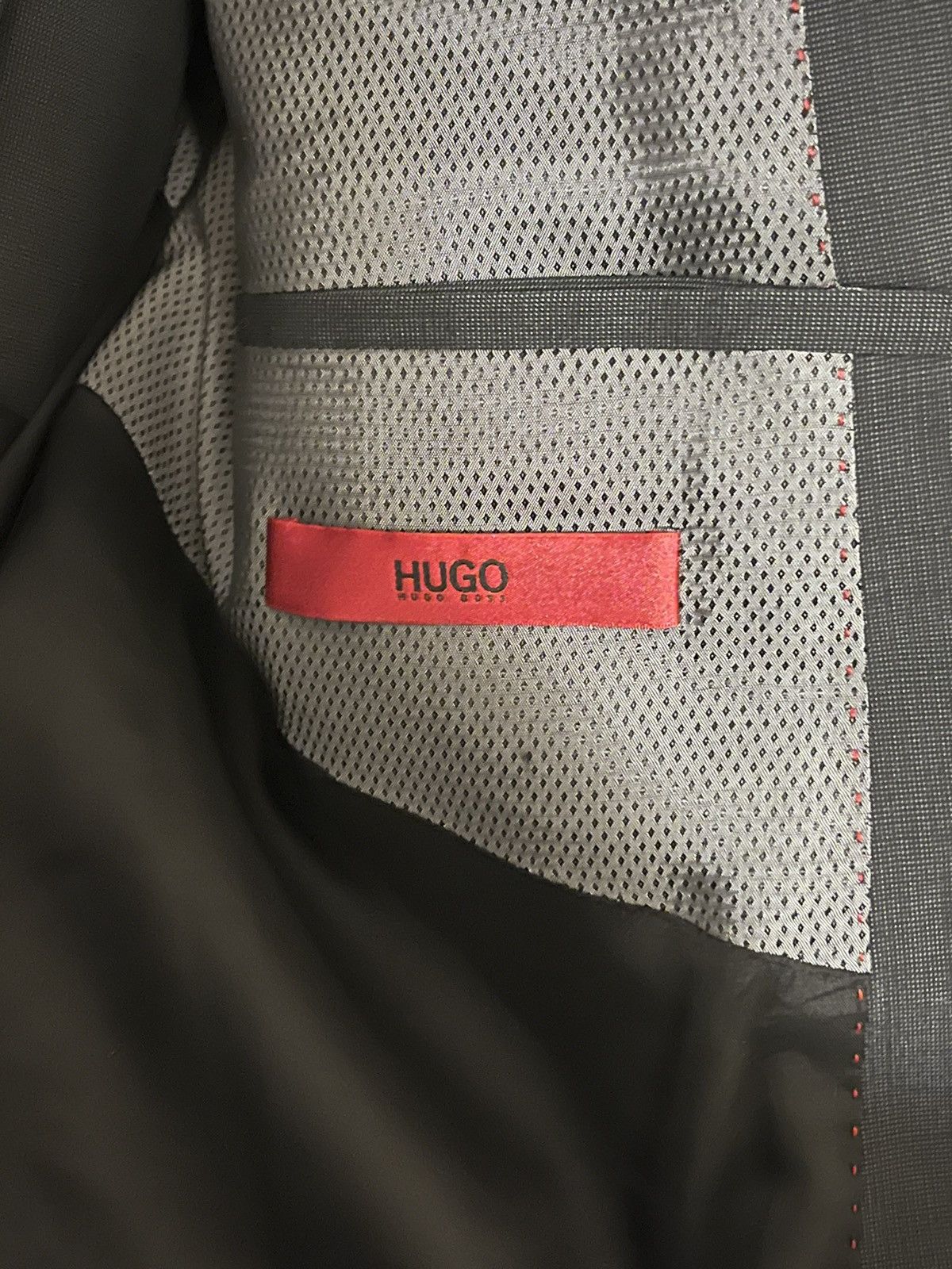 Hugo × Hugo Boss Hugo Boss 2 Piece Suit size 48R US (NEED GONE ASAP) Size 48R - 4 Thumbnail