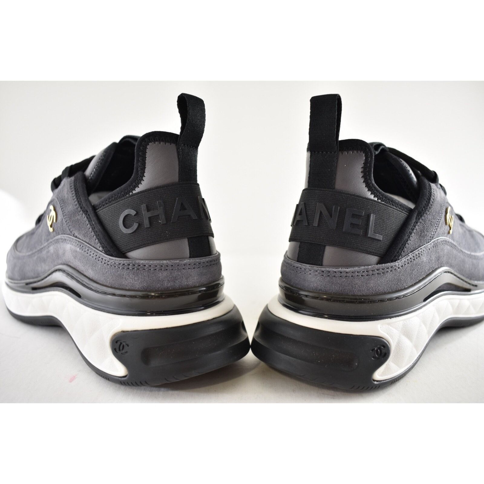 Chanel Chanel 23K Suede White CC Logo Lace Up Low Top Sneaker 41.5 Size US 11.5 / IT 41.5 - 14 Thumbnail