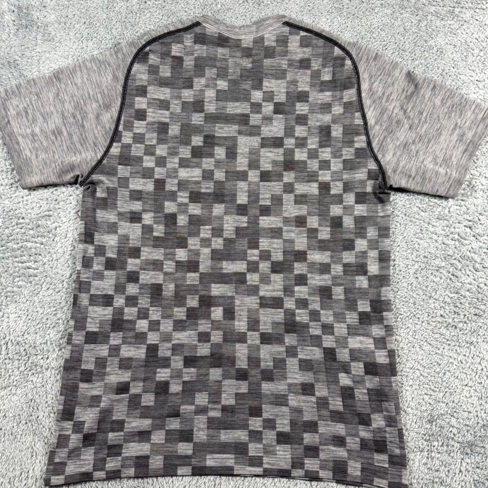 Lululemon Lululemon Metal Vent Tech Shirt Mens Medium Grey Pixel Checkered S/S Training Size US M / EU 48-50 / 2 - 4 Thumbnail