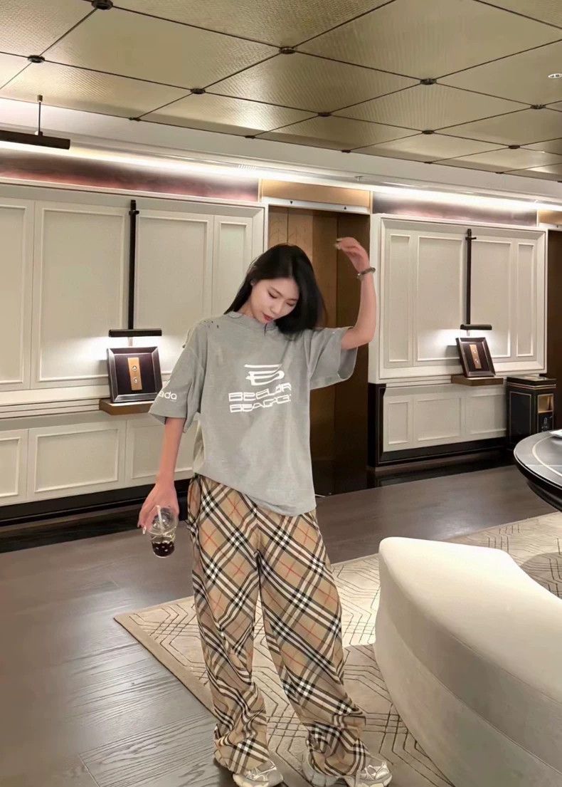 Balenciaga Balenciaga Letter printed grey short sleeves Size US L / EU 52-54 / 3 - 7 Thumbnail