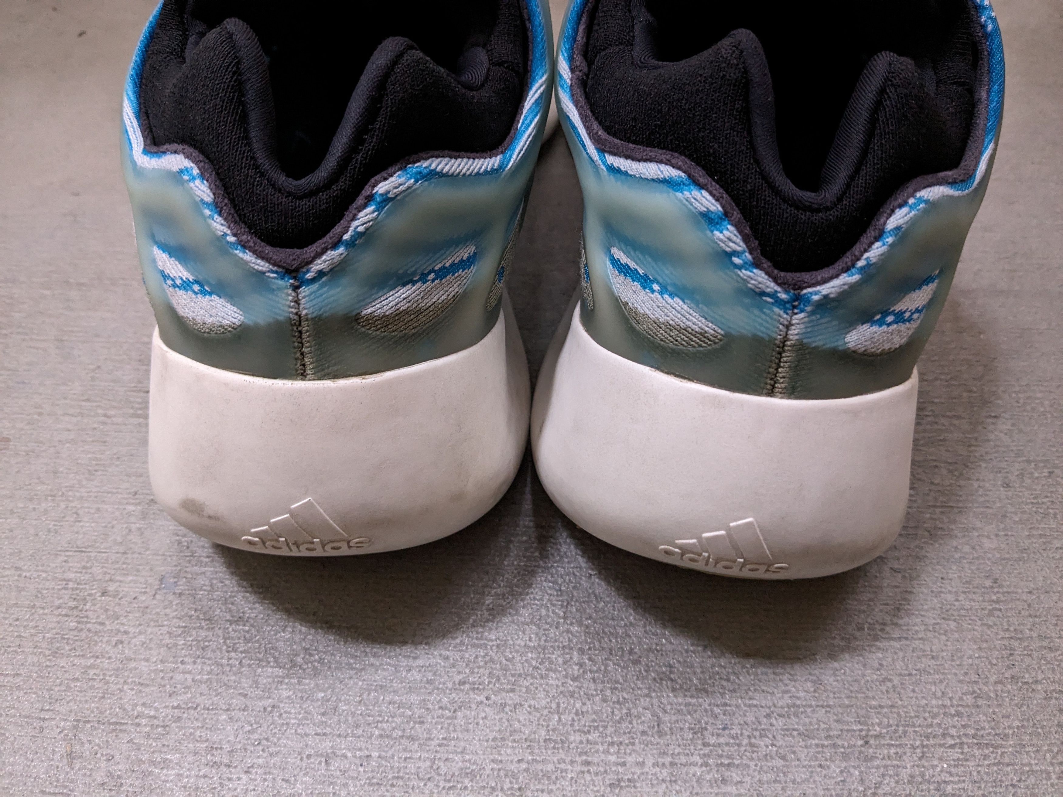 Adidas × Kanye West Adidas Yeezy 700 V3 Arzareth Blue Size 12 White G54850 Size US 12 / EU 45 - 12 Thumbnail