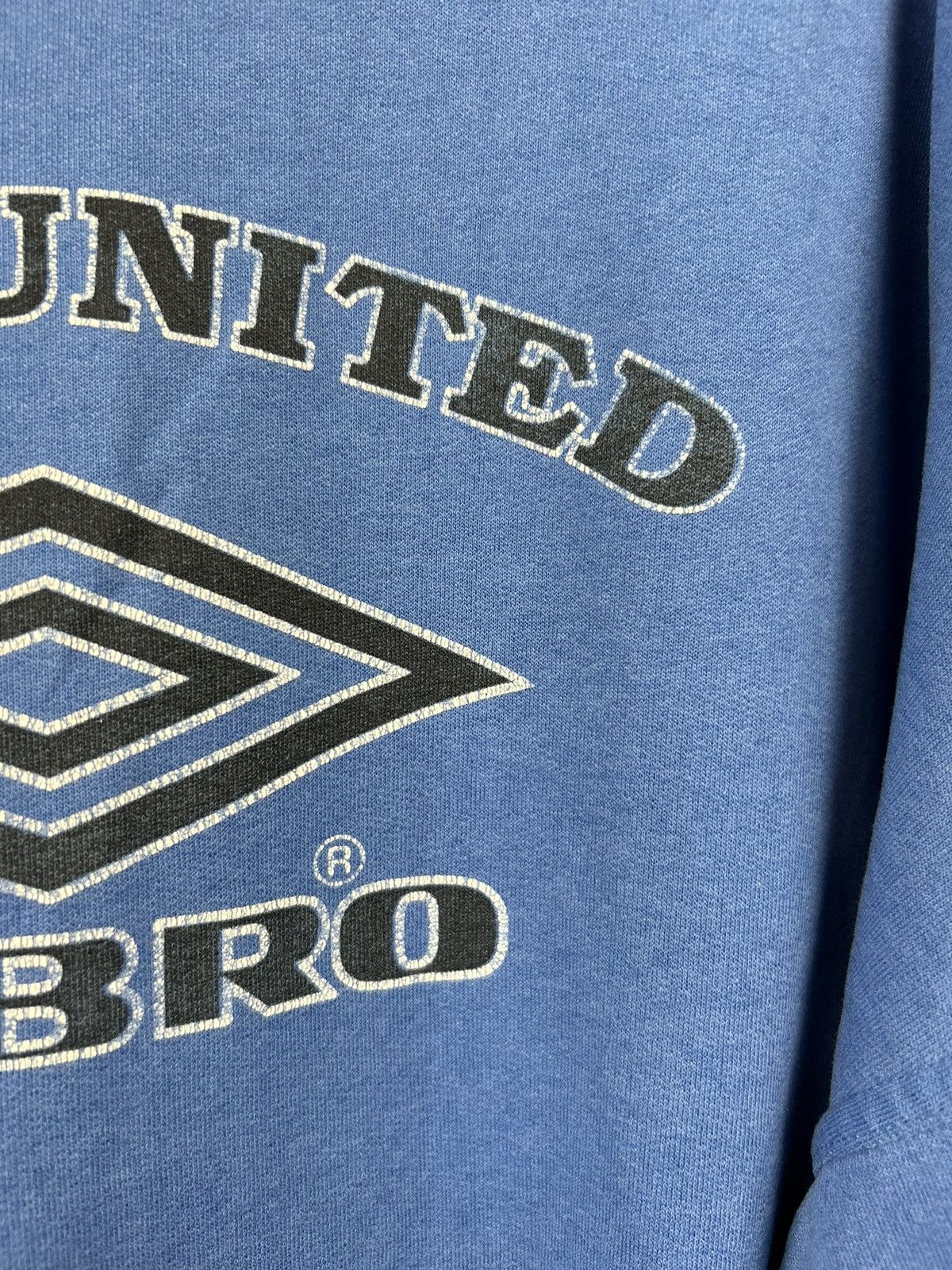 Umbro Vintage 90s Manchester United Umbro Sweatshirt Jersey Size US L / EU 52-54 / 3 - 20 Thumbnail