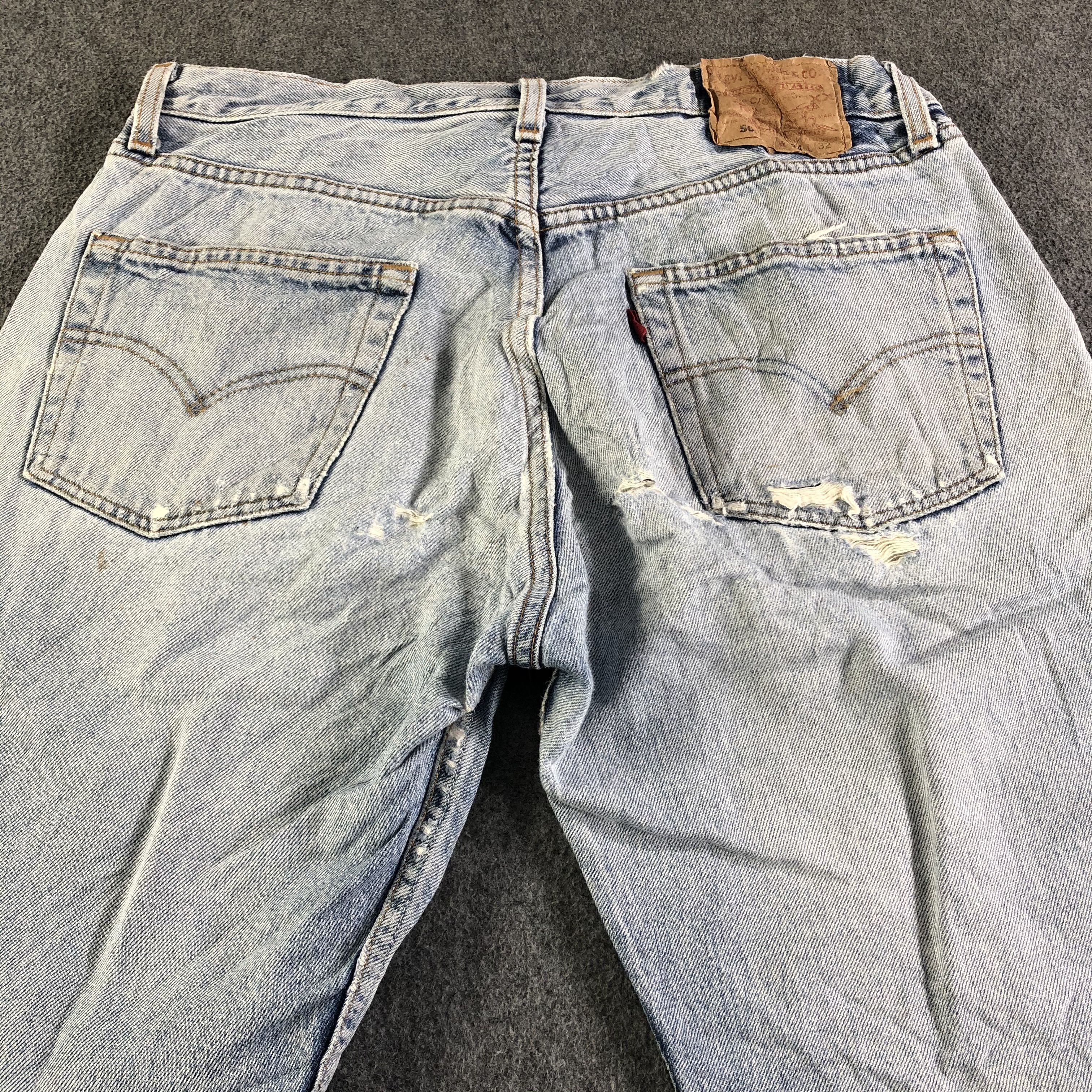 Levi's × Vintage Vintage 90s Light Wash Levis 501 Jeans-J3906 Size US 32 / EU 48 - 4 Thumbnail