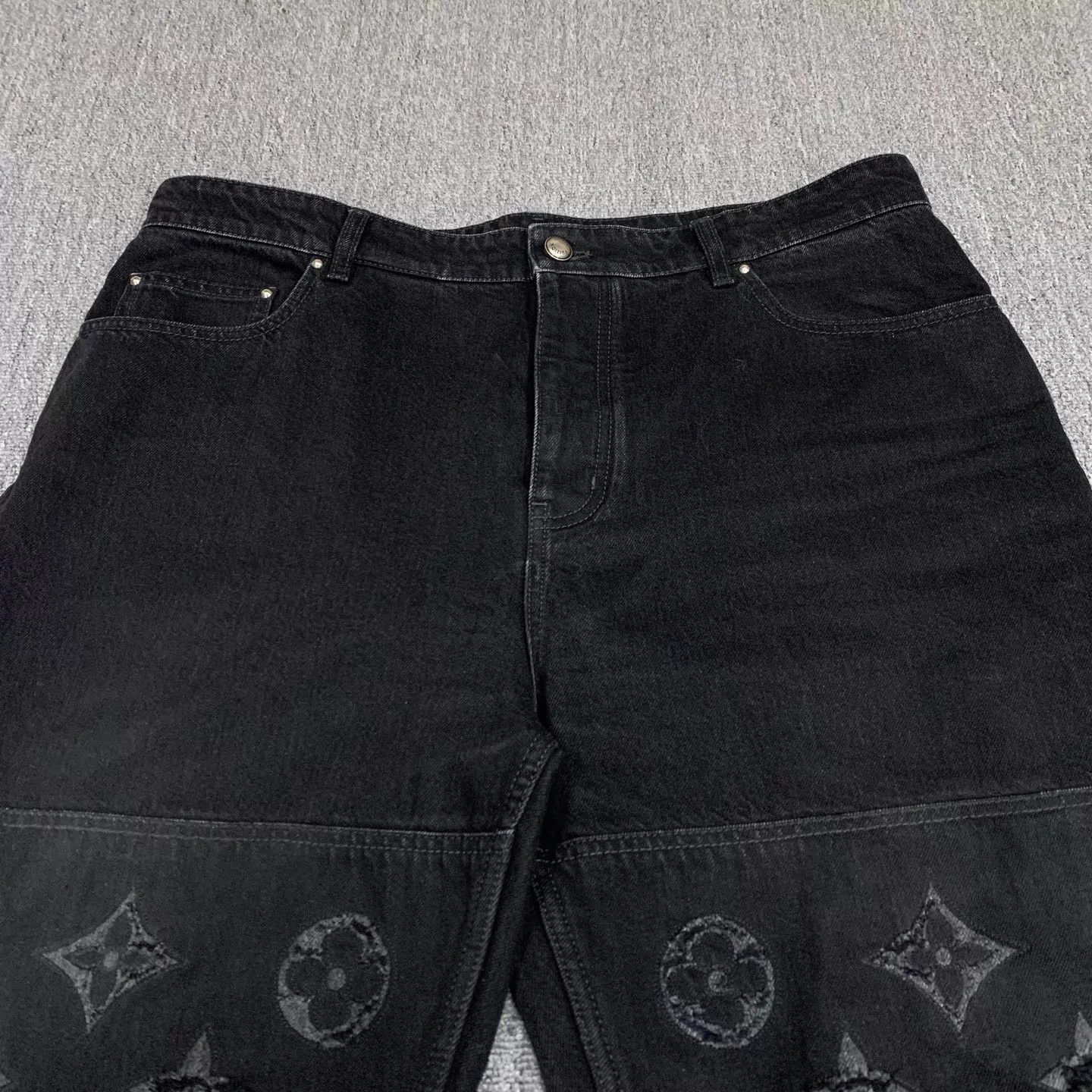 Louis Vuitton LV Black Monogram Distressed Jeans 36 95N 26N Rare Size US 36 / EU 52 - 8 Thumbnail