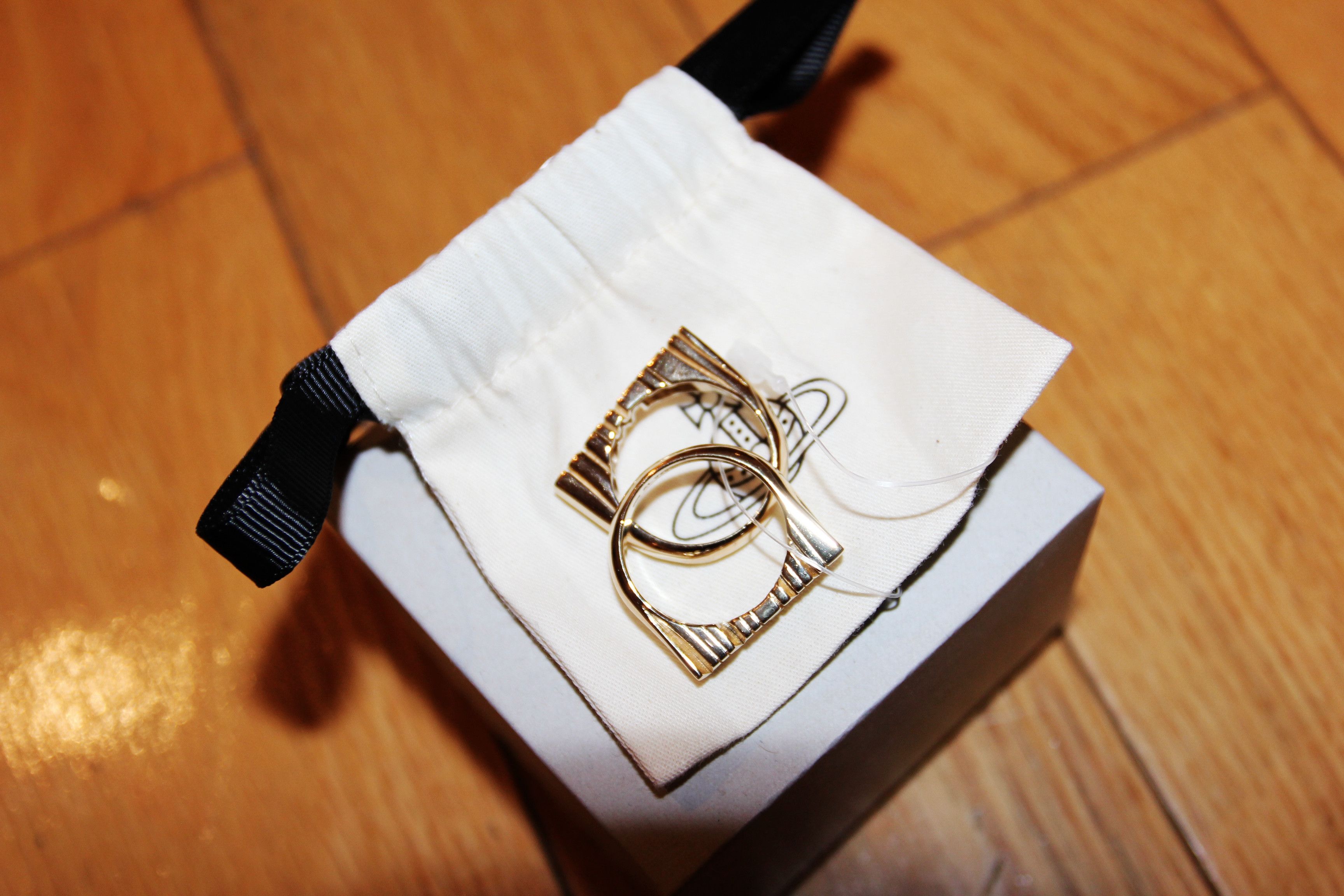 Vivienne Westwood BNWT AW25 VIVIENNE WESTWOOD ESSEX SIGNATURE DOUBLE RING XL Size ONE SIZE - 2 Thumbnail