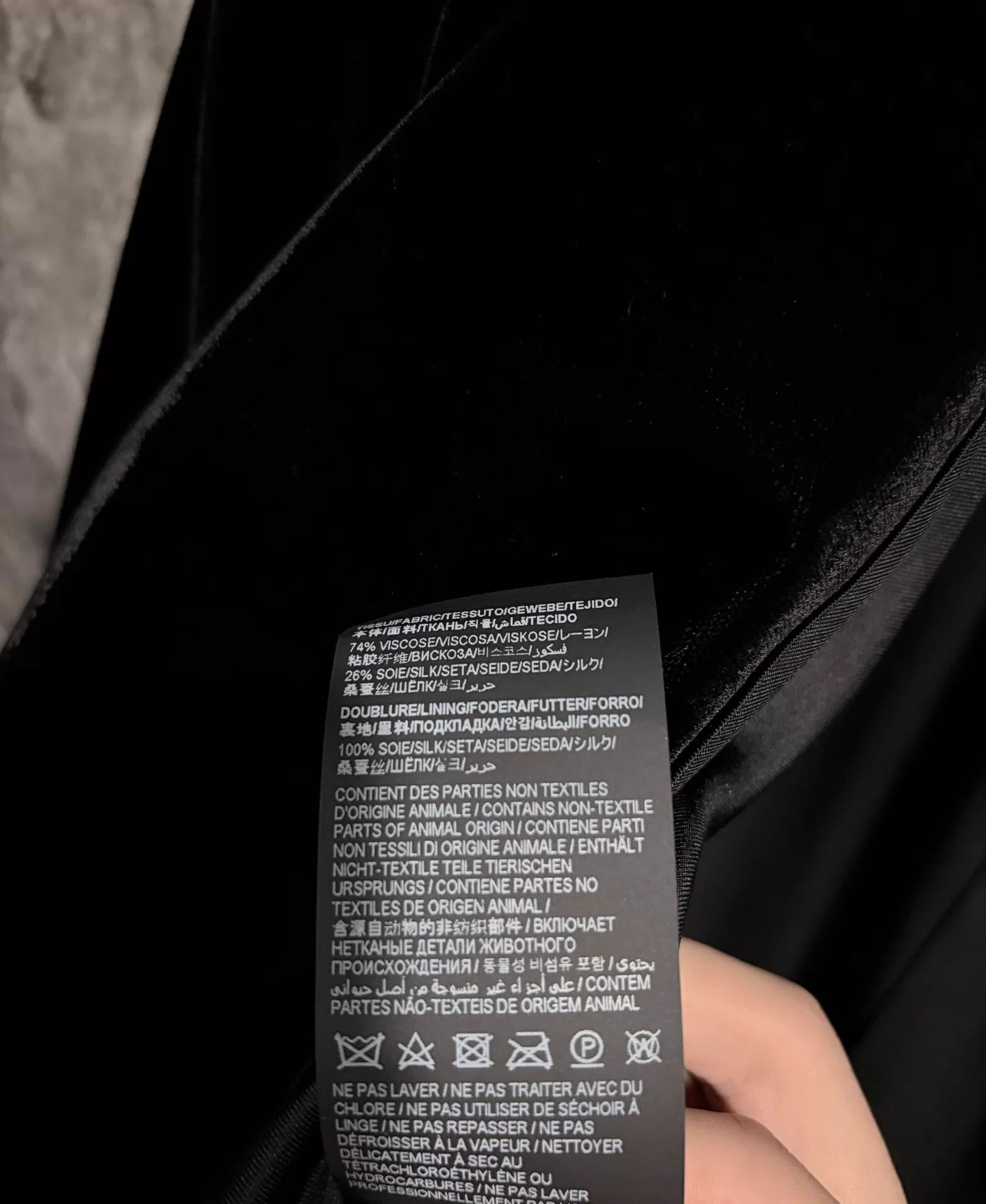 Saint Laurent Paris Saint Laurent 24S Wide Shoulder Black Silk Velvet Blazer U Size US S / EU 44-46 / 1 - 7 Thumbnail