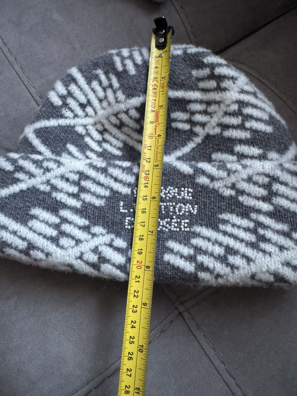 Louis Vuitton LOUIS VUITTON beanie hat see real tape measurements in photo Size ONE SIZE - 17 Thumbnail