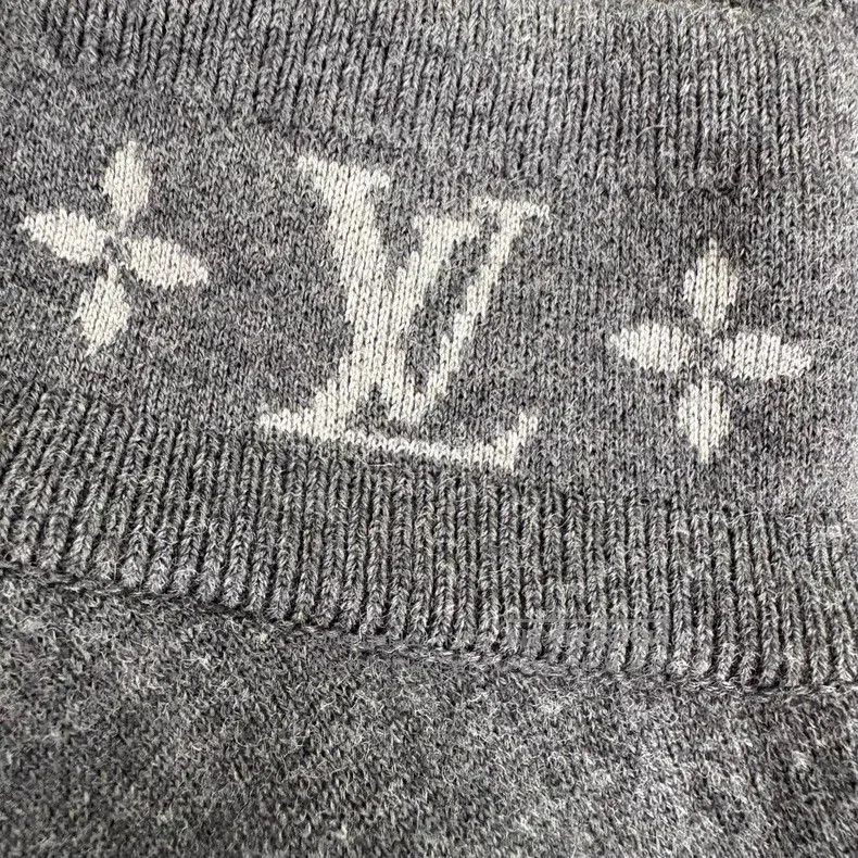 Louis Vuitton Louis Vuitton New jacquard wool knit zip-up jacket Size US M / EU 48-50 / 2 - 7 Thumbnail