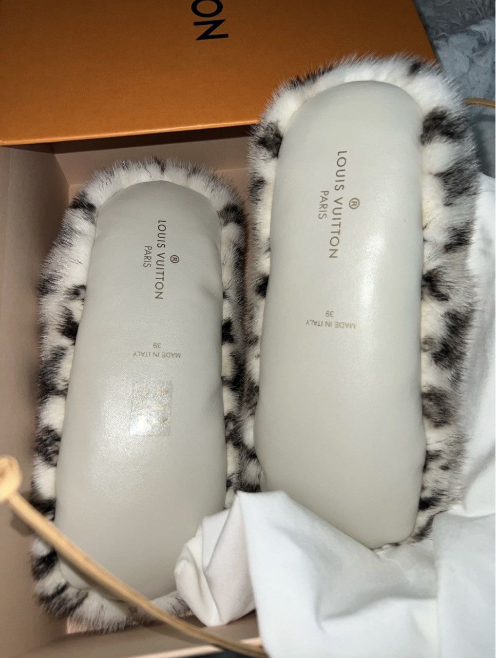 Louis Vuitton Louis Vuitton Mink Flats Size US 9 / IT 39 - 4 Thumbnail