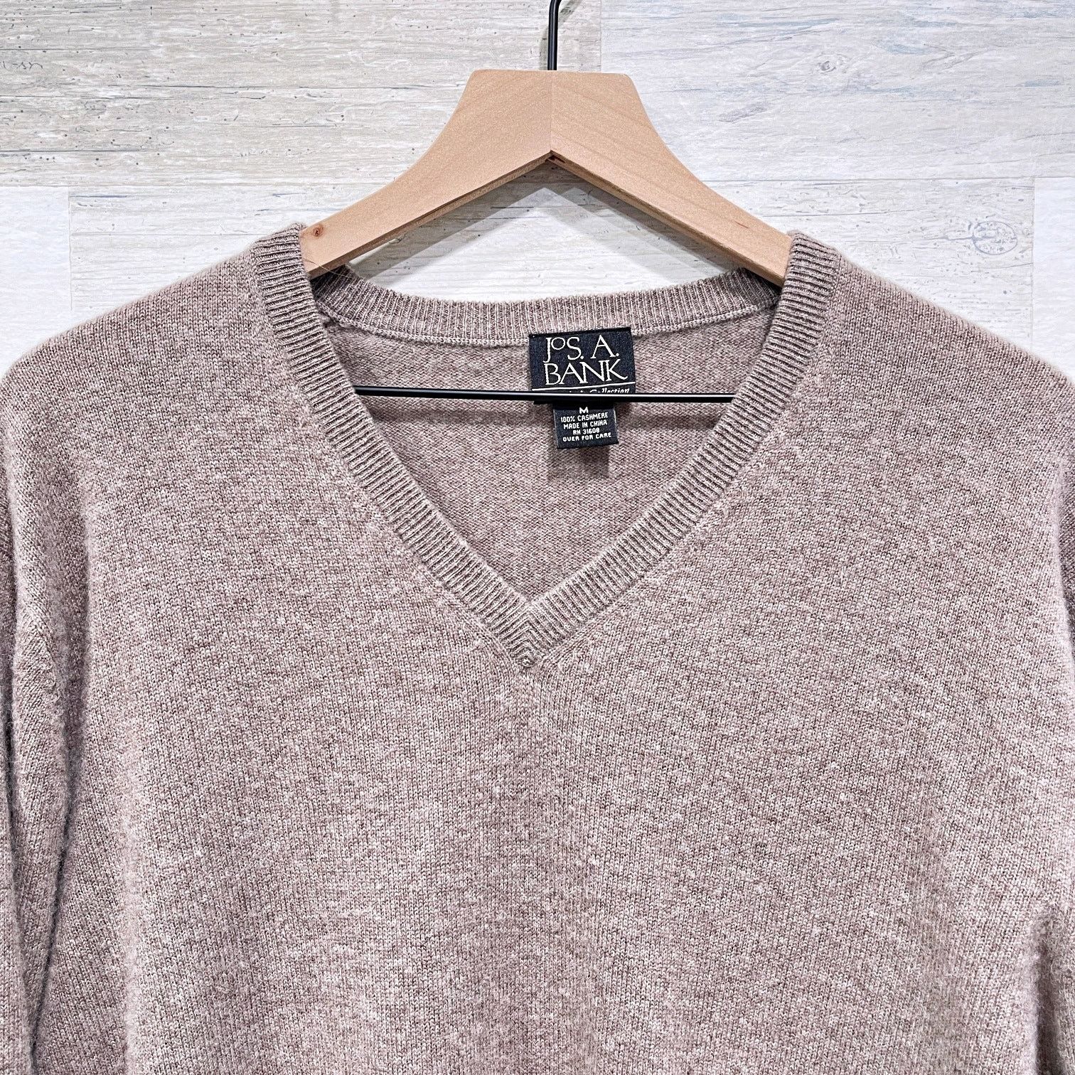 Jos. A. Bank Jos A Bank Cashmere V Neck Sweater Brown Travelers Mens M Size US M / EU 48-50 / 2 - 2 Thumbnail